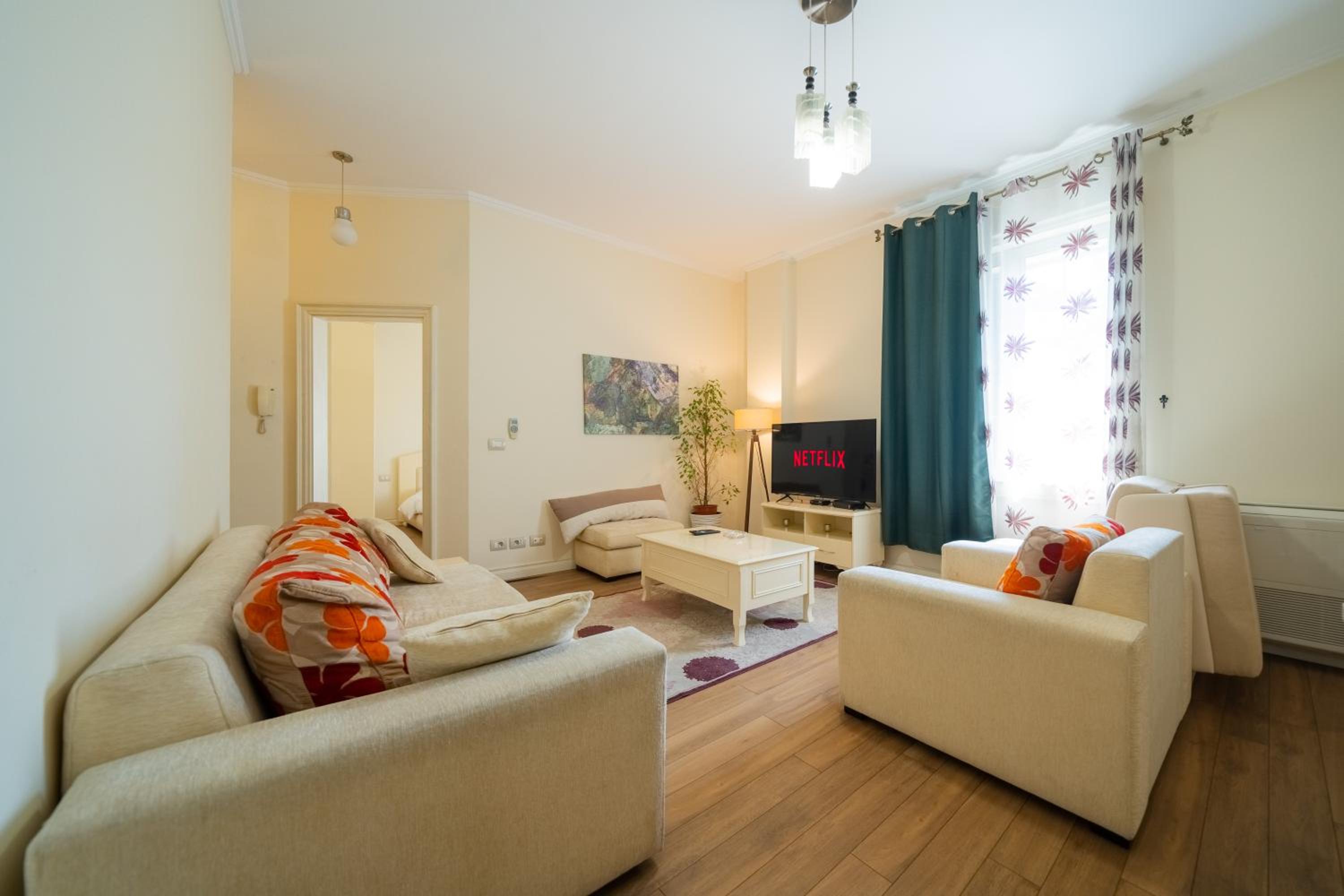 Prestigious Spacious Historical Apartment in city center