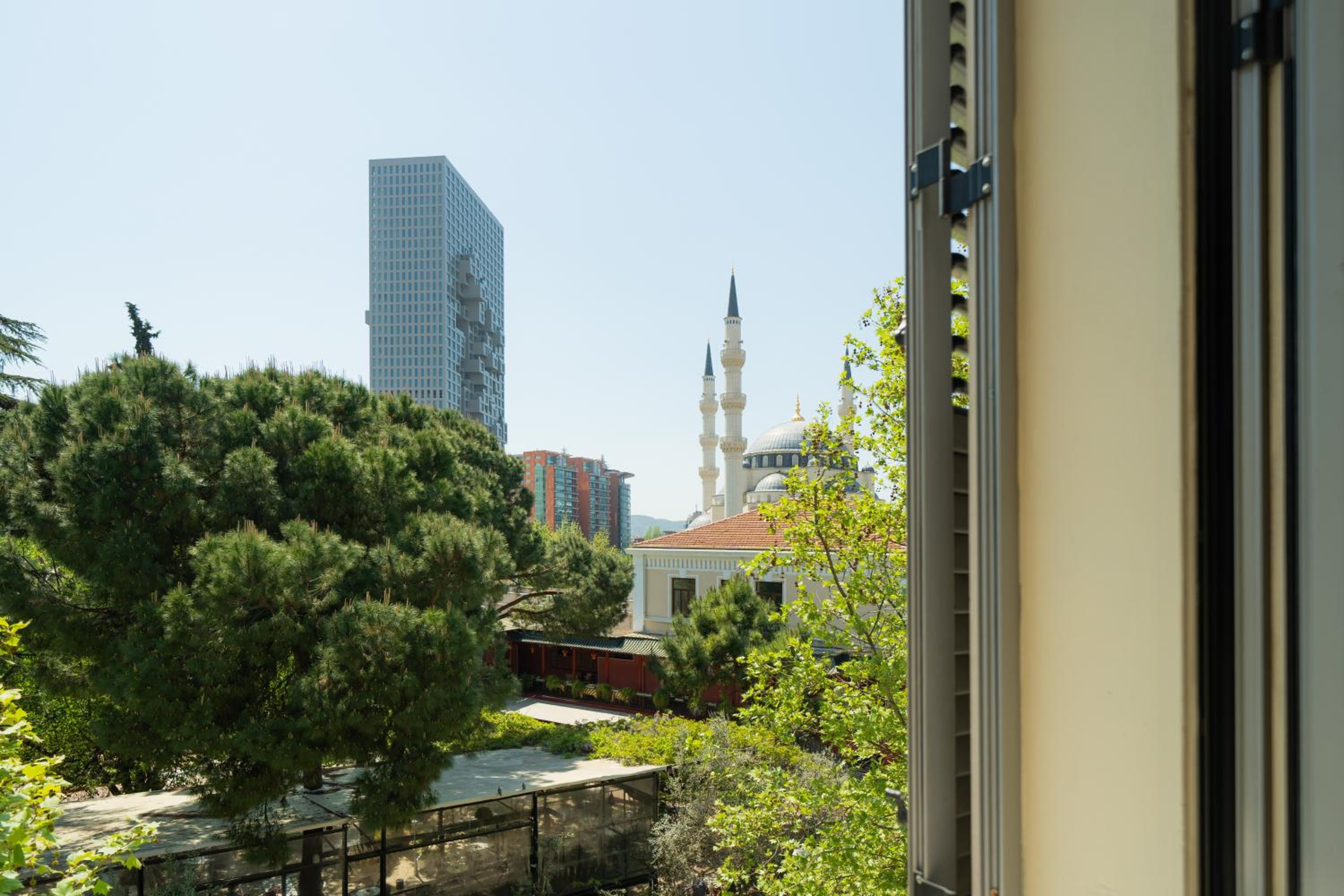 Prestigious Spacious Historical Apartment in city center