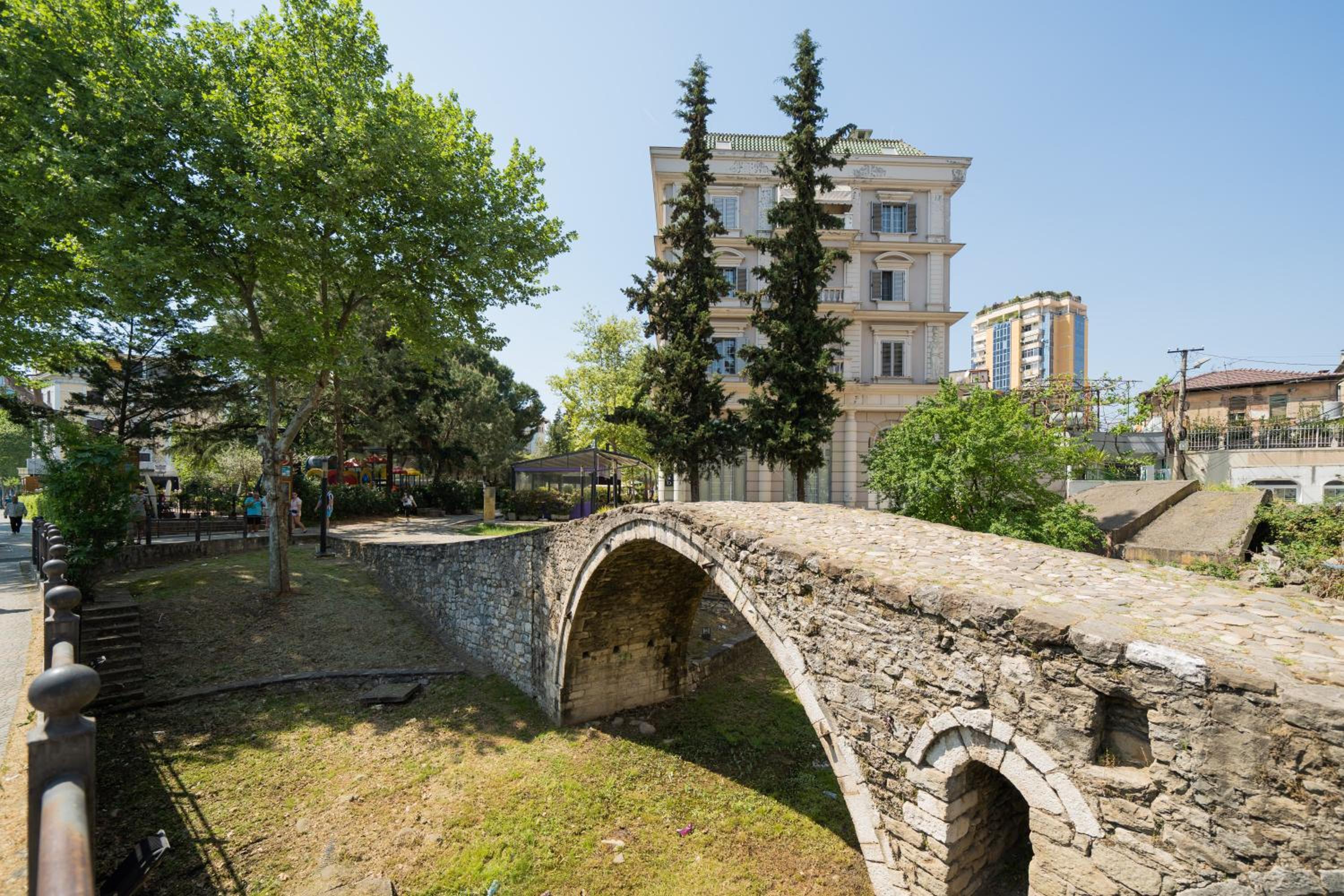 Prestigious Spacious Historical Apartment in city center