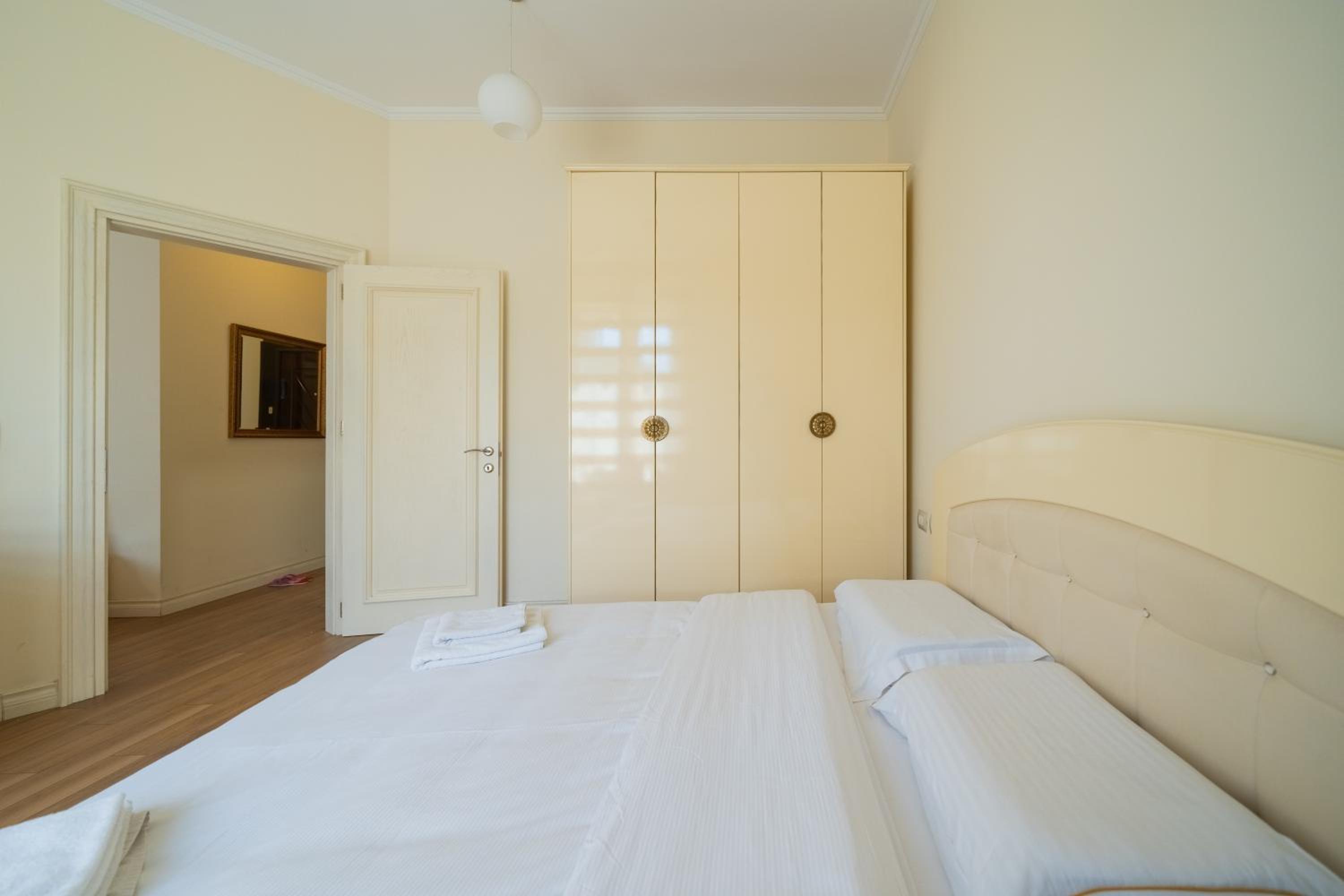Prestigious Spacious Historical Apartment in city center
