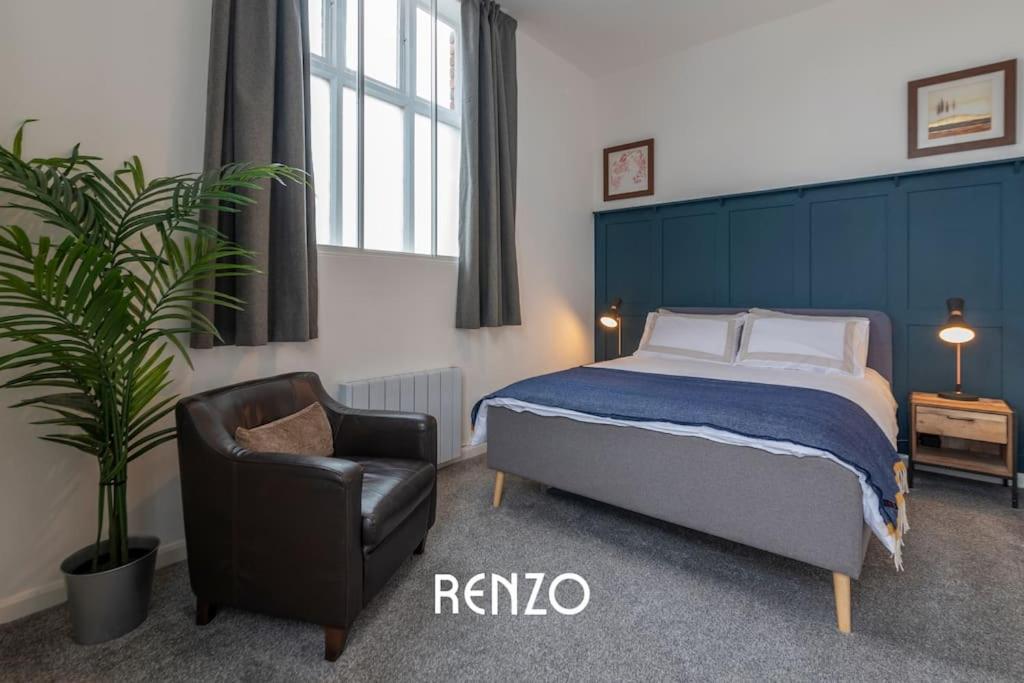 Stylish 2-Bed Apartment in Newark on-Trent by Renzo, Free Parking and Wi-Fi! view 2