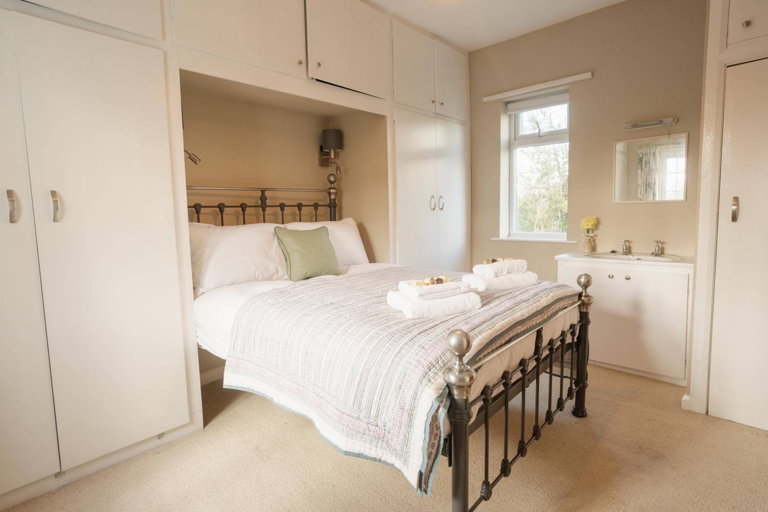 Cottage in lovely Rossett Village sleeps 7 view 2
