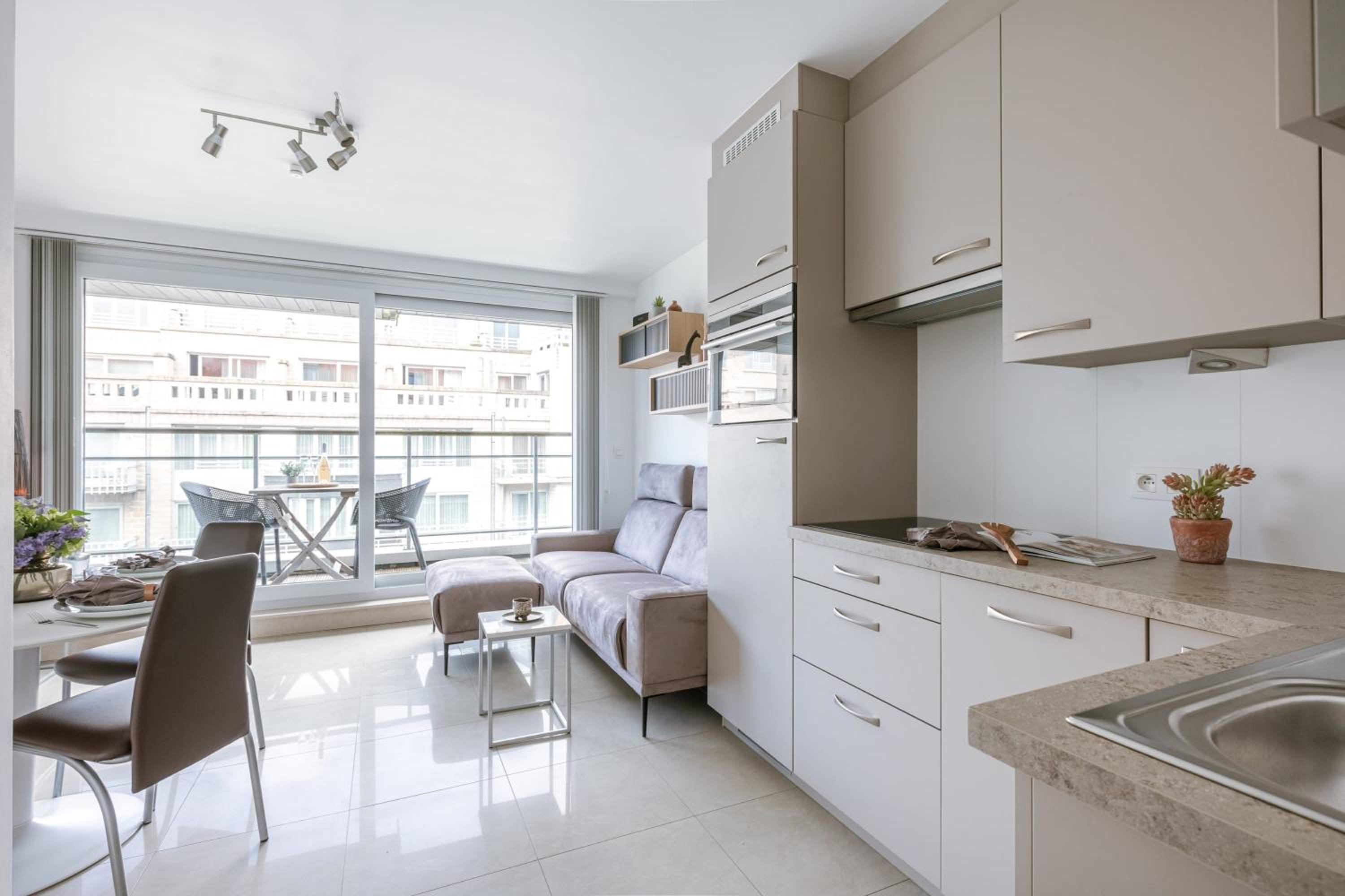 Casiola - Spacious & light apartment with double terrace