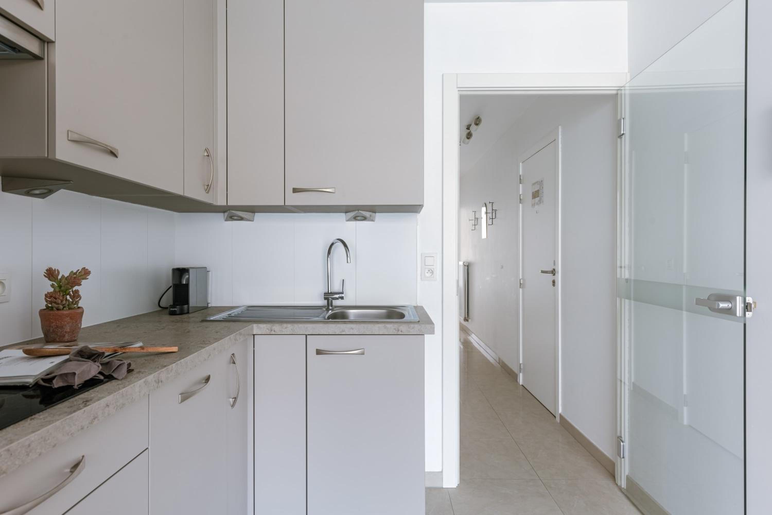 Casiola - Spacious & light apartment with double terrace