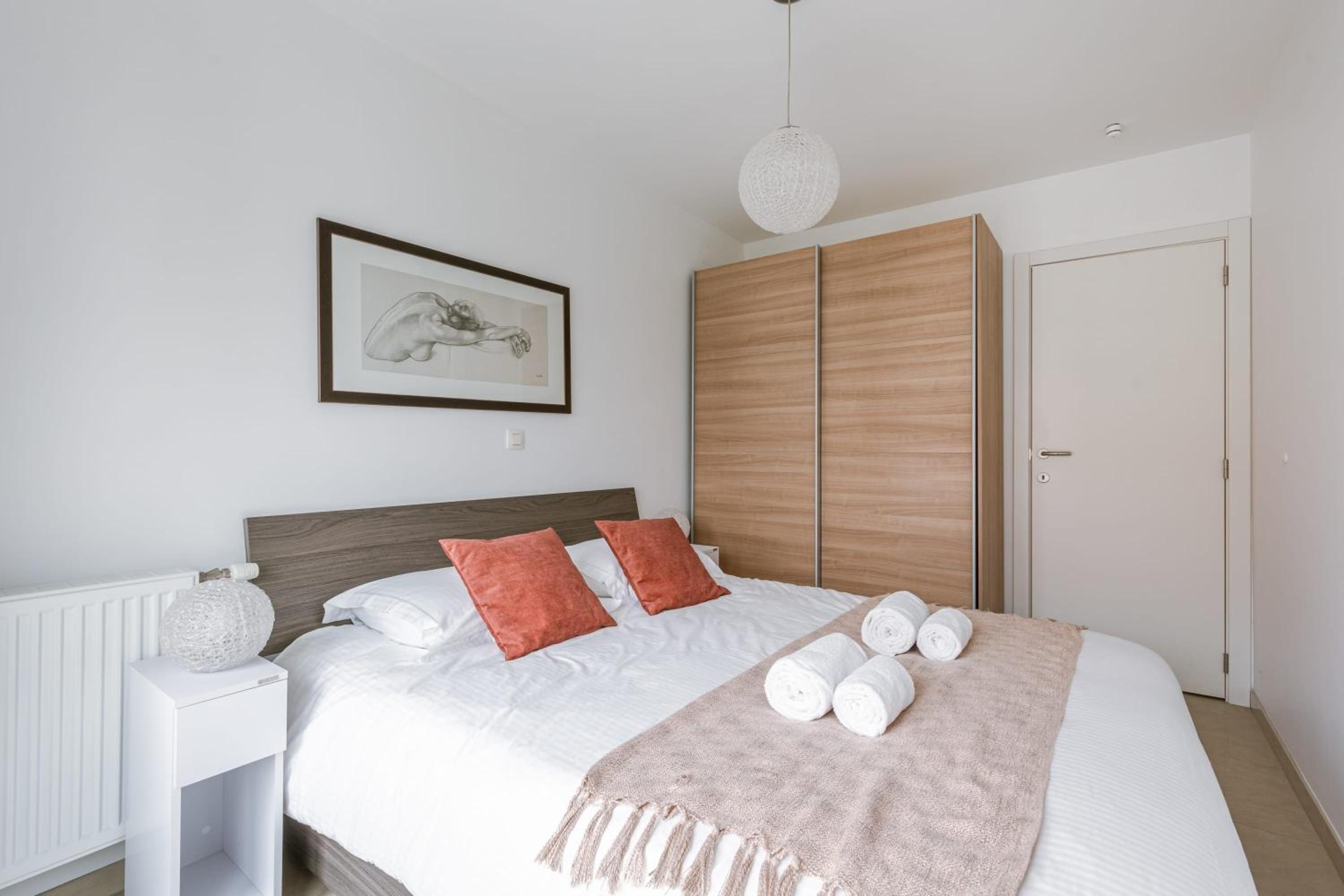 Casiola - Spacious & light apartment with double terrace