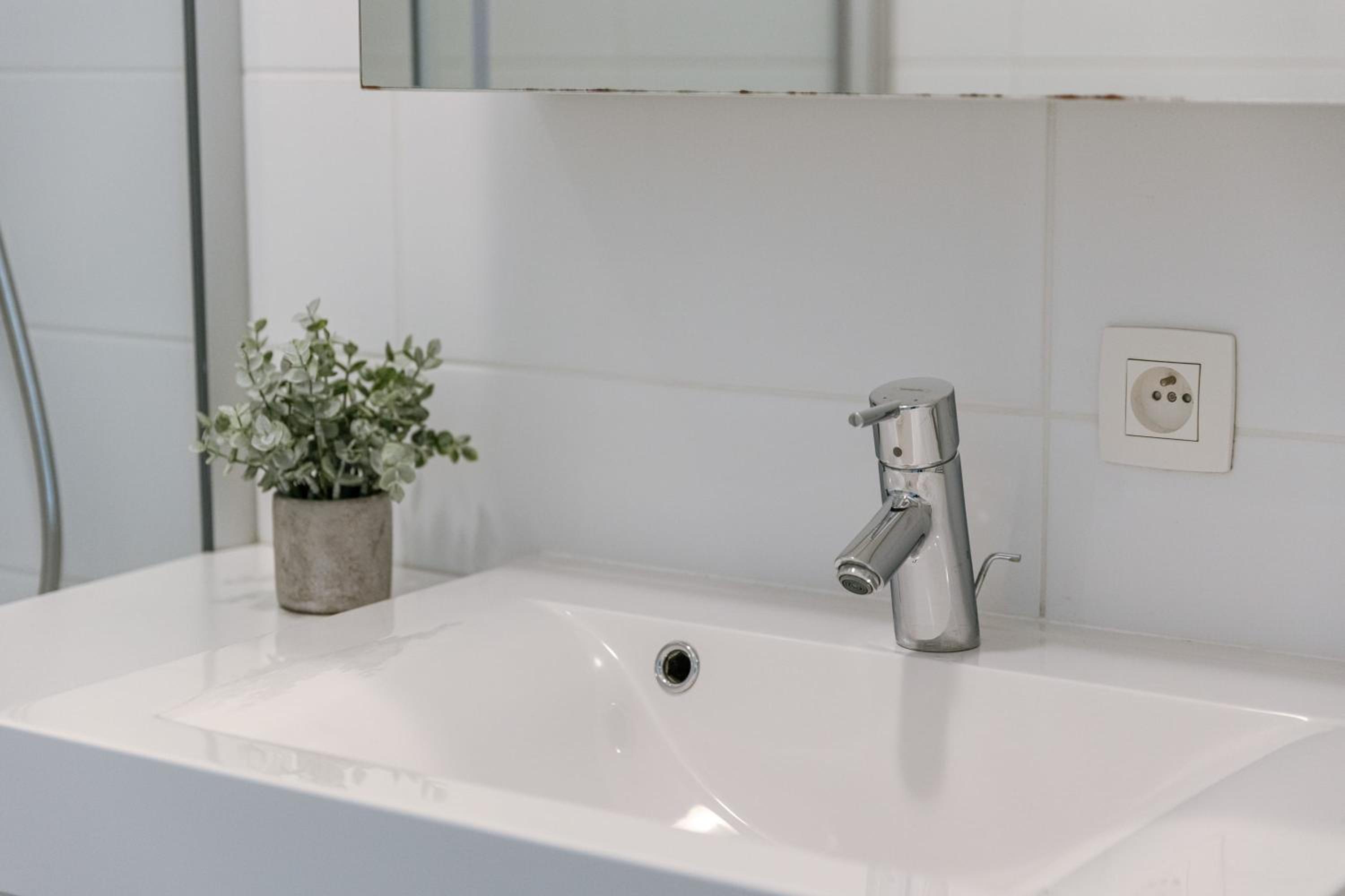 Casiola - Spacious & light apartment with double terrace