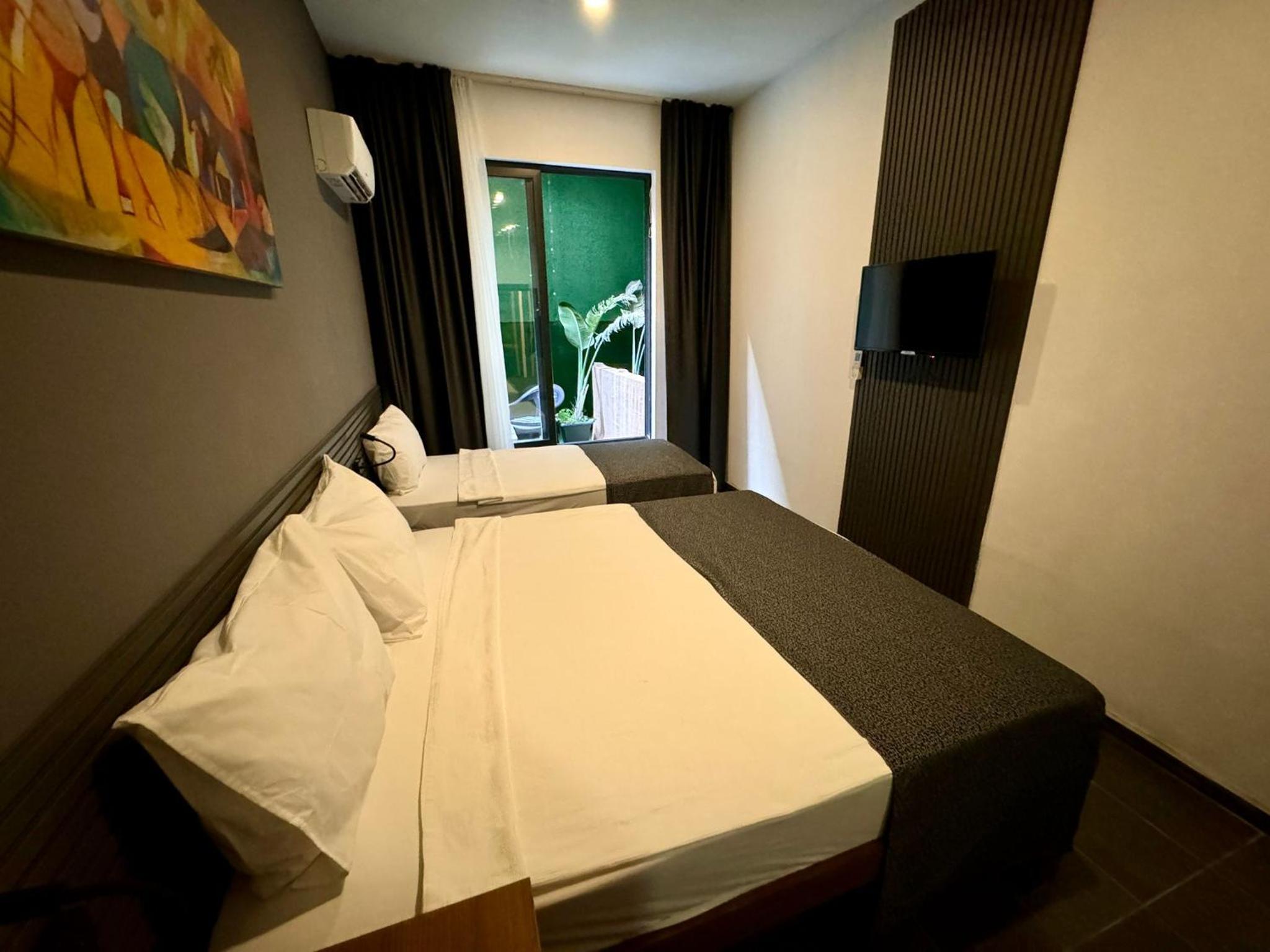 Wolf Of The City Otel - Image 68