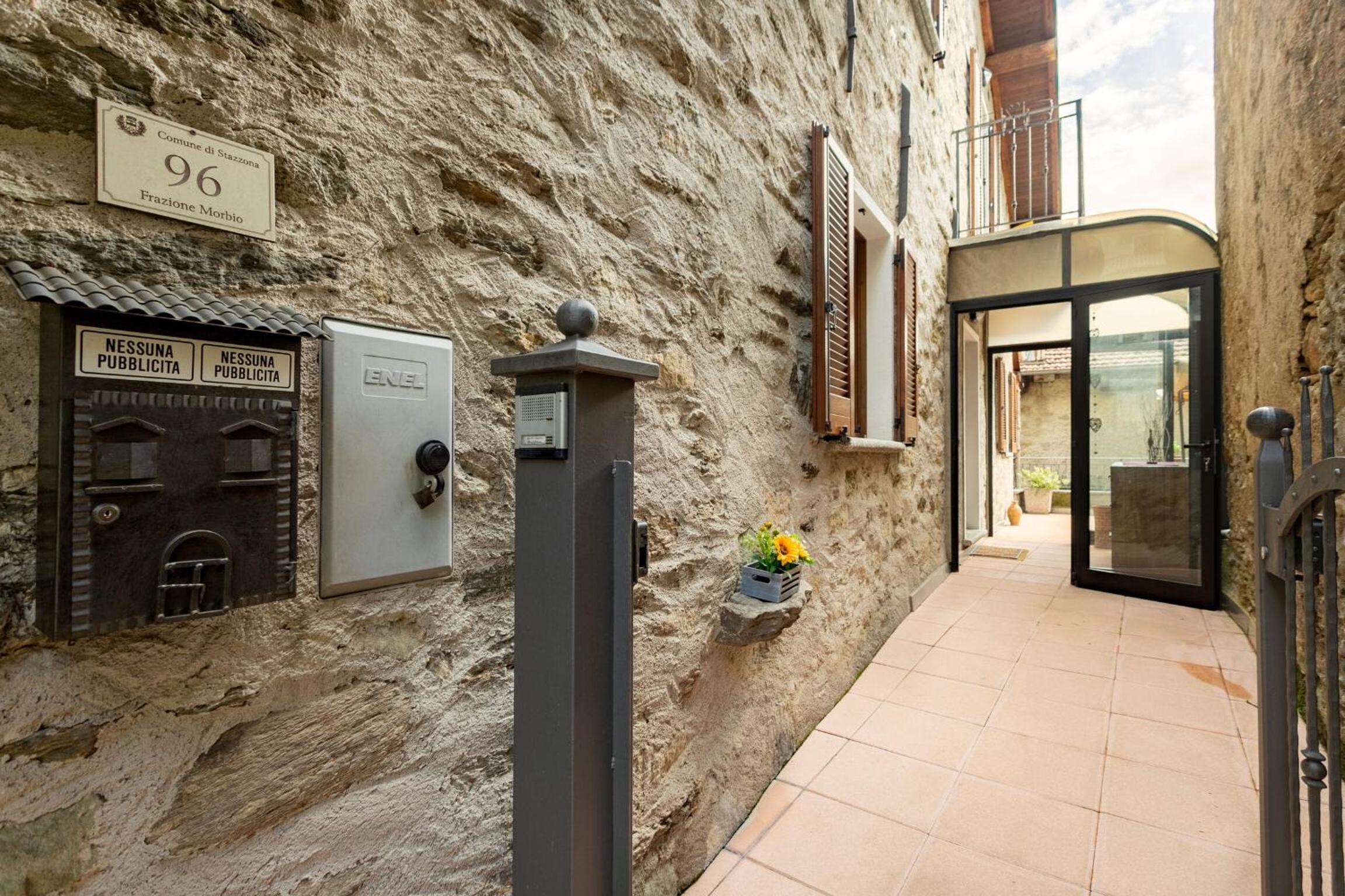 Gelsomino Stone House by Halldis