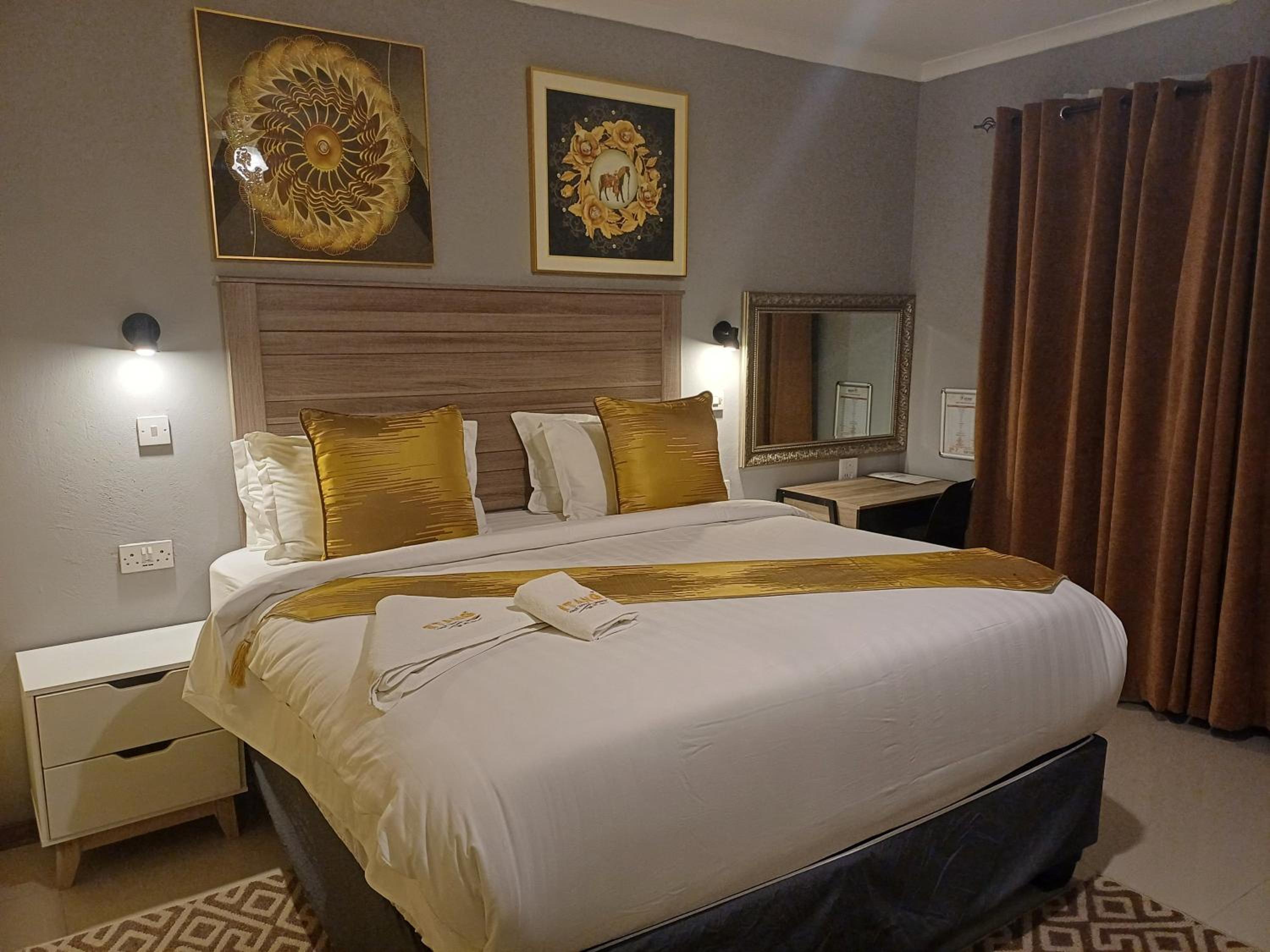 Etang Hotels