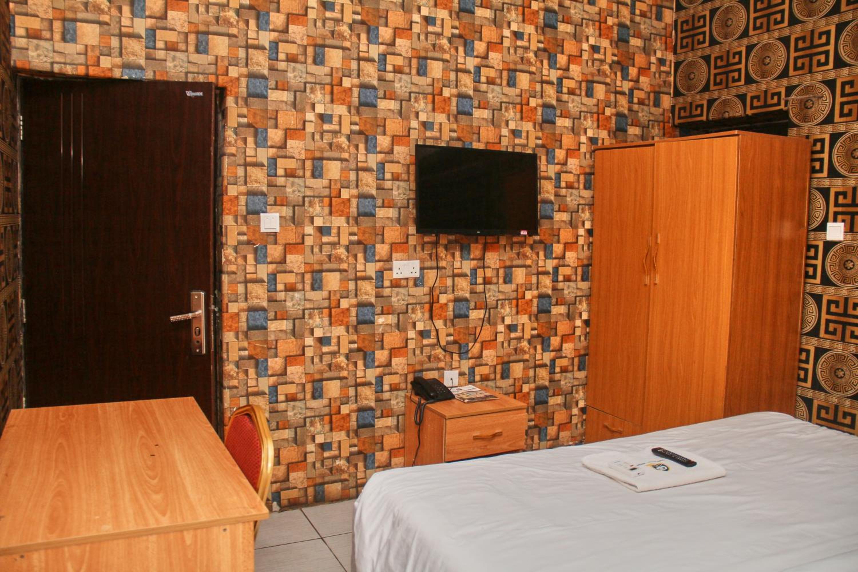 GLAMOUR PARK HOTEL AND APARTMENT view 5