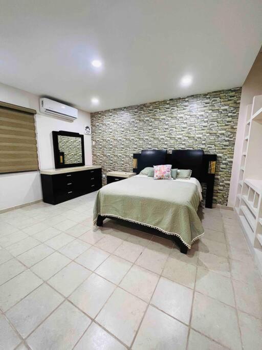 Alcatraz Residencial Las Flores Malecon
