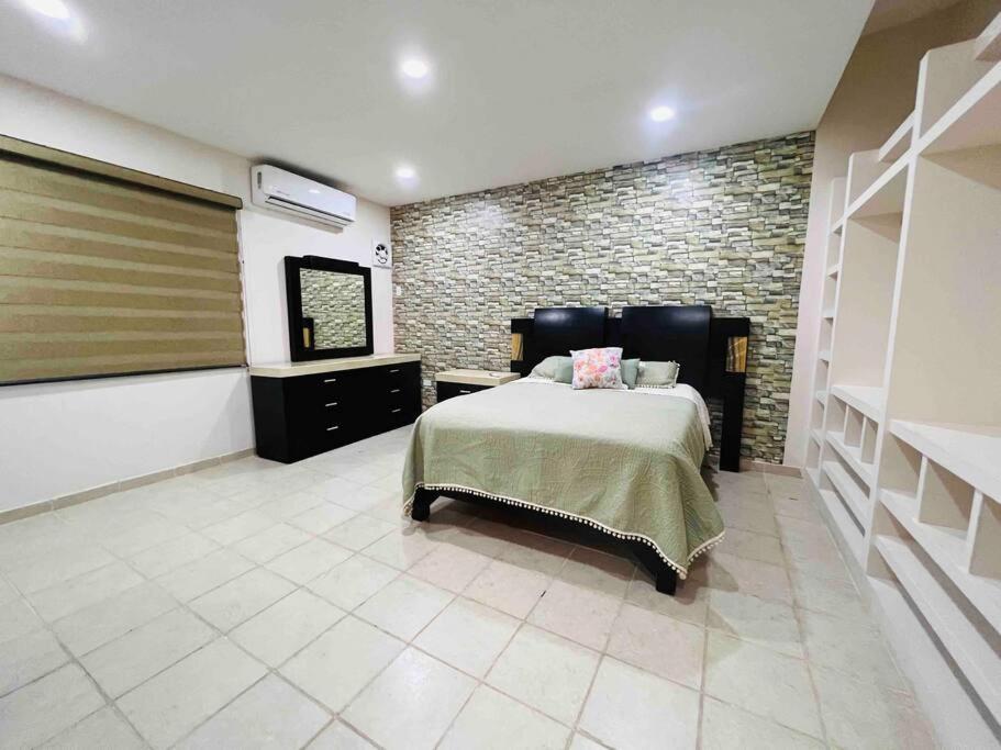 Alcatraz Residencial Las Flores Malecon