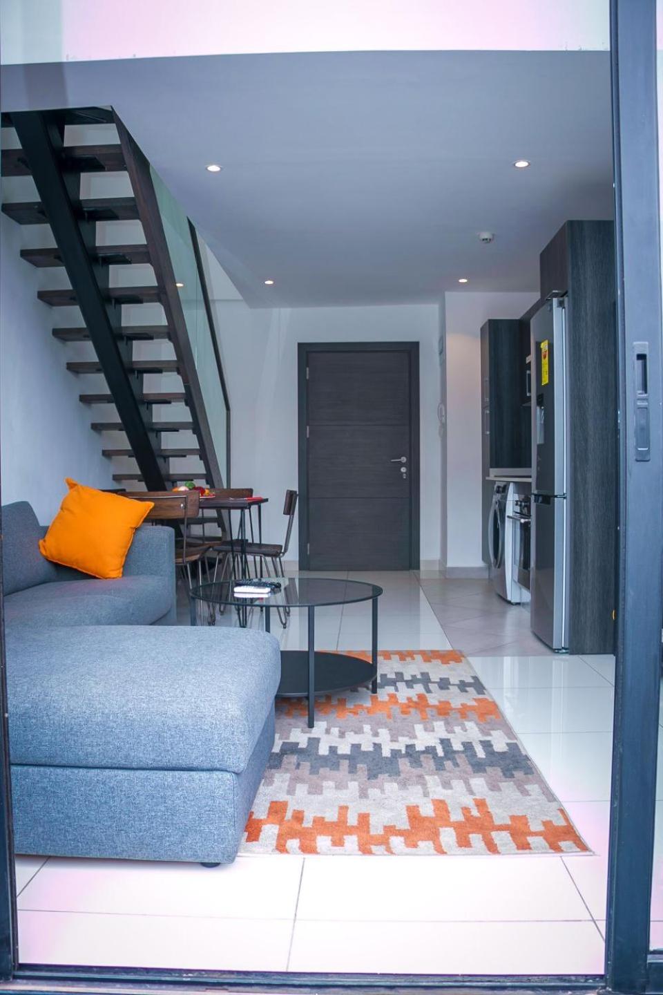 Embassy Gardens by seli apartments view 2
