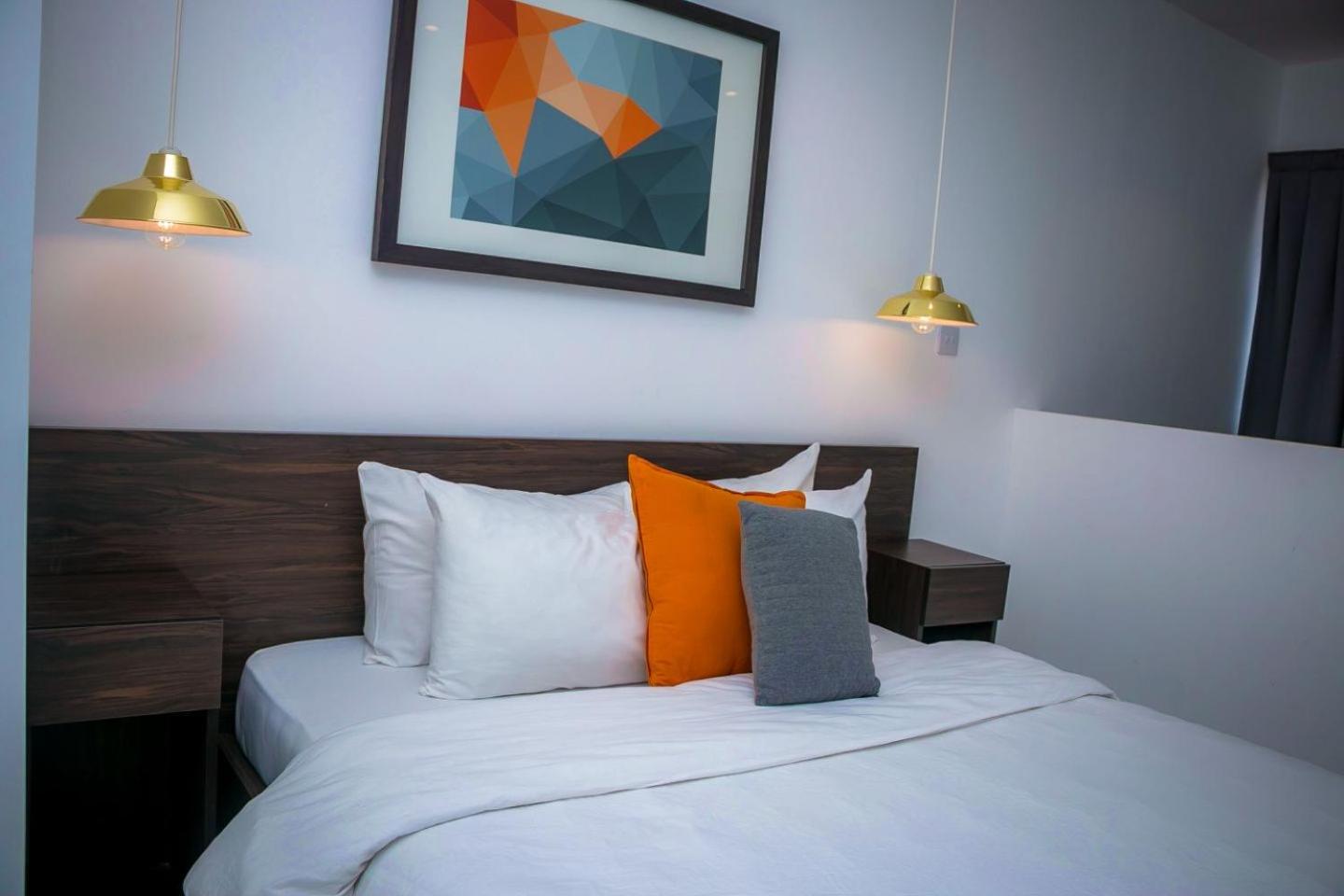 Embassy Gardens by seli apartments view 3