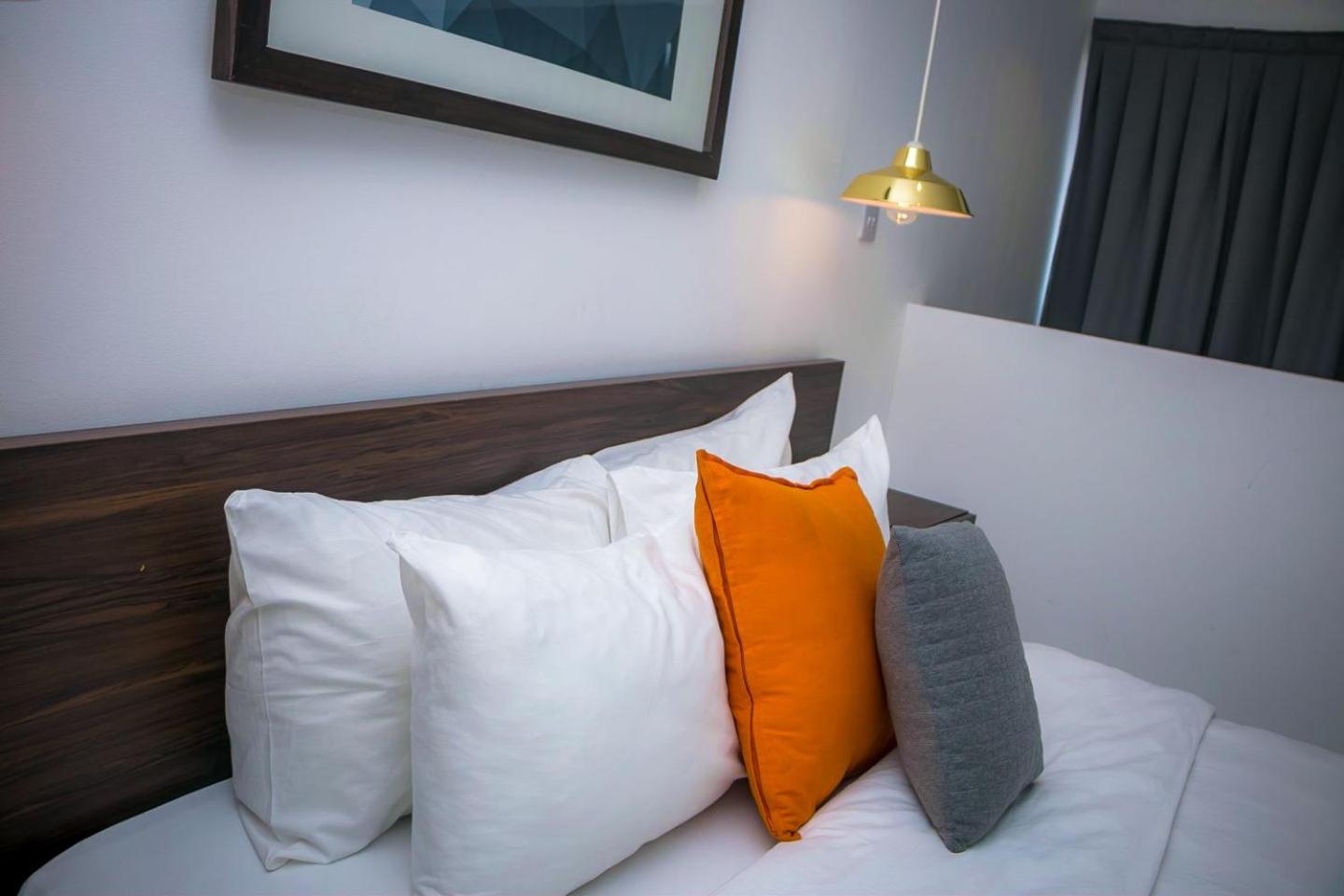 Embassy Gardens by seli apartments view 5