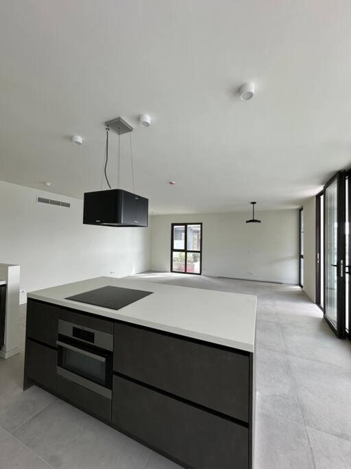 Luxe appartement uitzicht op stad, zee en Handelskade