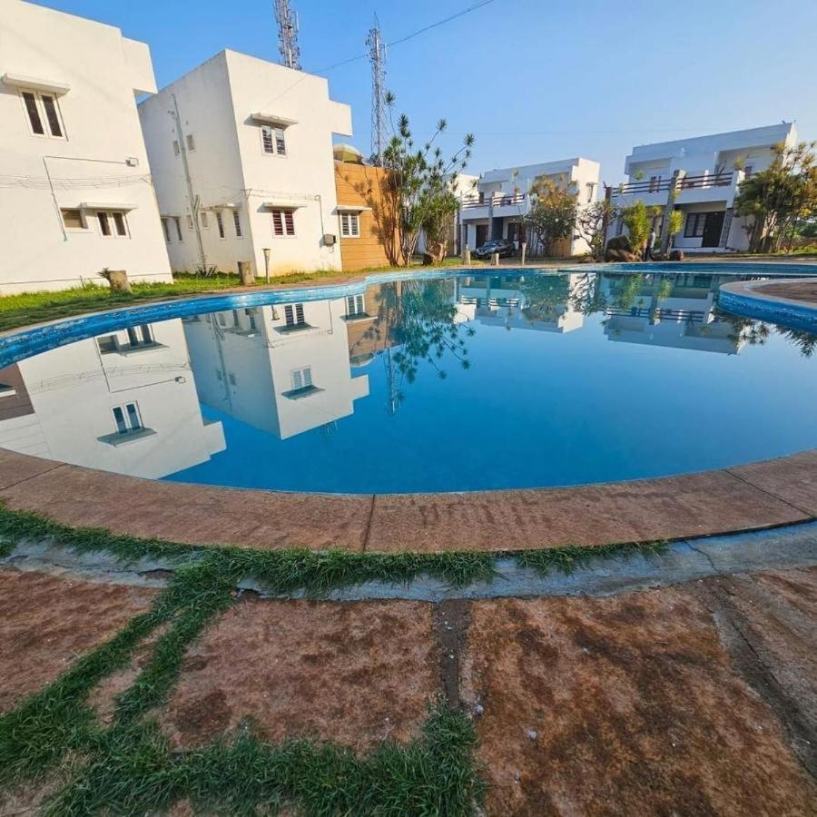 Easy Stays Yelagiri - non AC - Free Wifi - Swimming Pool - No Alcohol Zone view 4