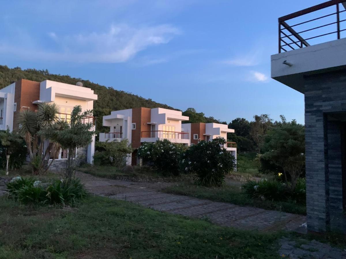 Easy Stays Yelagiri - non AC - Free Wifi - Swimming Pool - No Alcohol Zone view 2