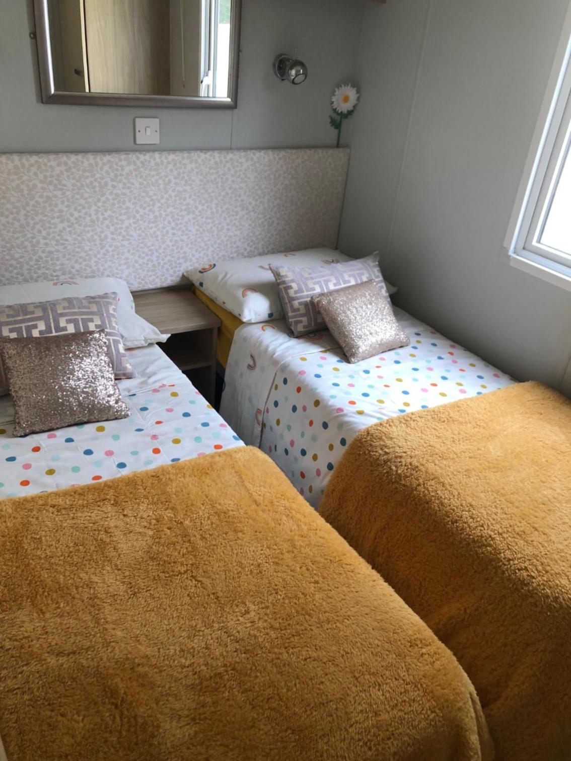Seabreeze, Utopia, walking distance to beach, 5 Star Shorefield Country Park, Milford on Sea, Shorefield Road, SO41 0LH, United Kingdom view 2
