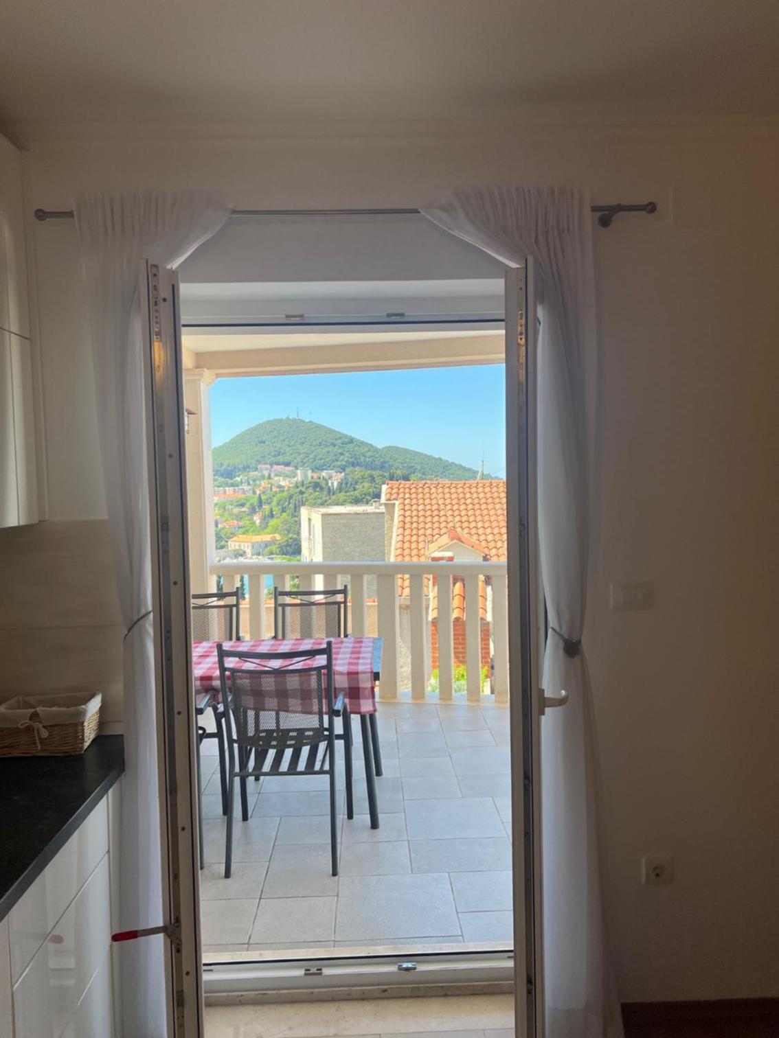 Apartment Violeta 1 with private terrace