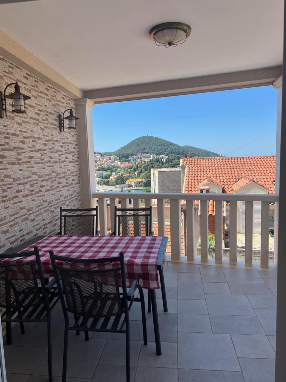 Apartment Violeta 1 with private terrace