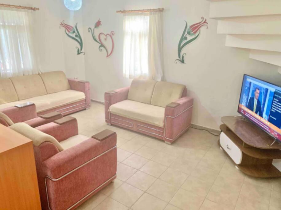 Adabükü'nde 3+1 Müstakil Villa view 2
