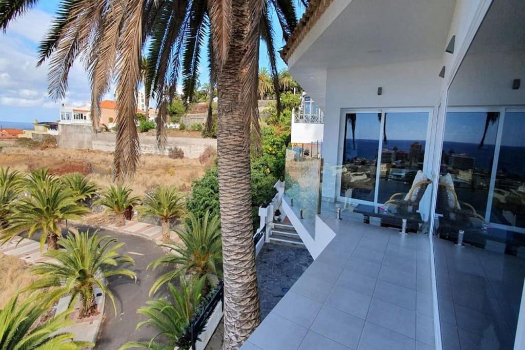 Modern Panoramic Villa with Pool & Terrace