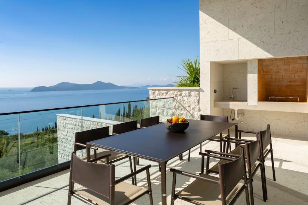 Elena's Villa