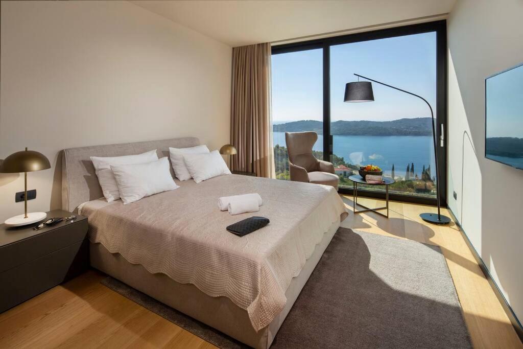 Elena's Villa