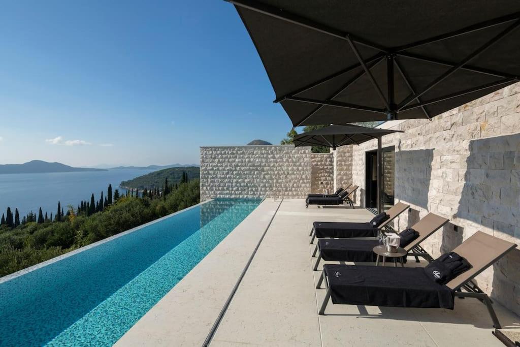 Elena's Villa