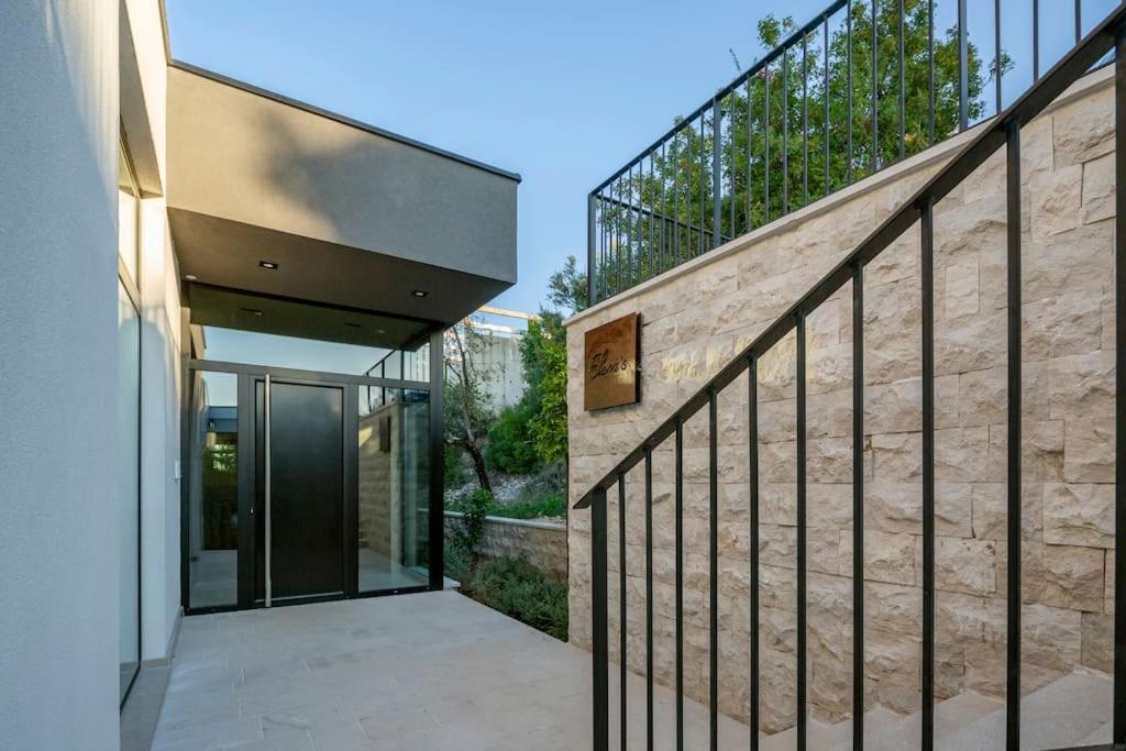 Elena's Villa