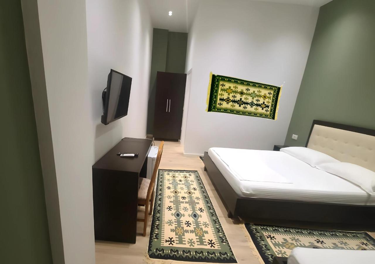 VILA LILI Guest House - Berat
