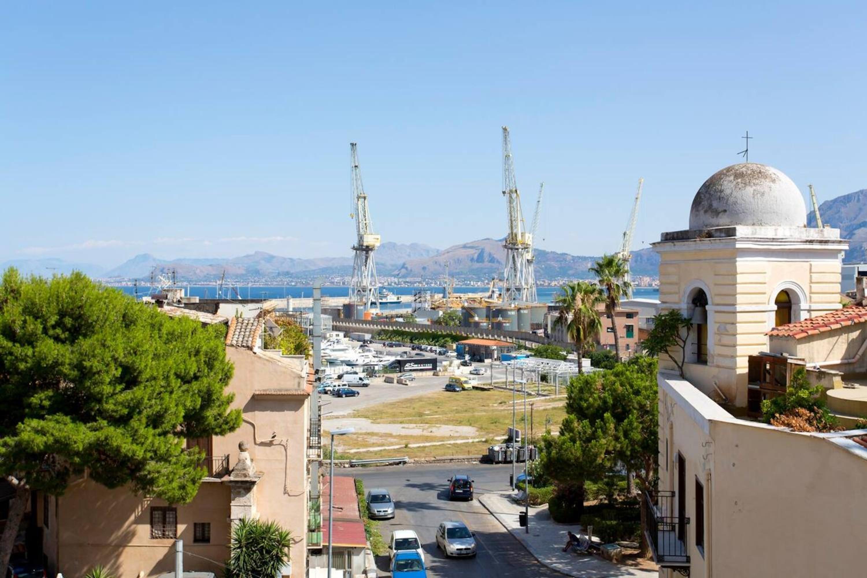 Charming House with Sea View in Palermo