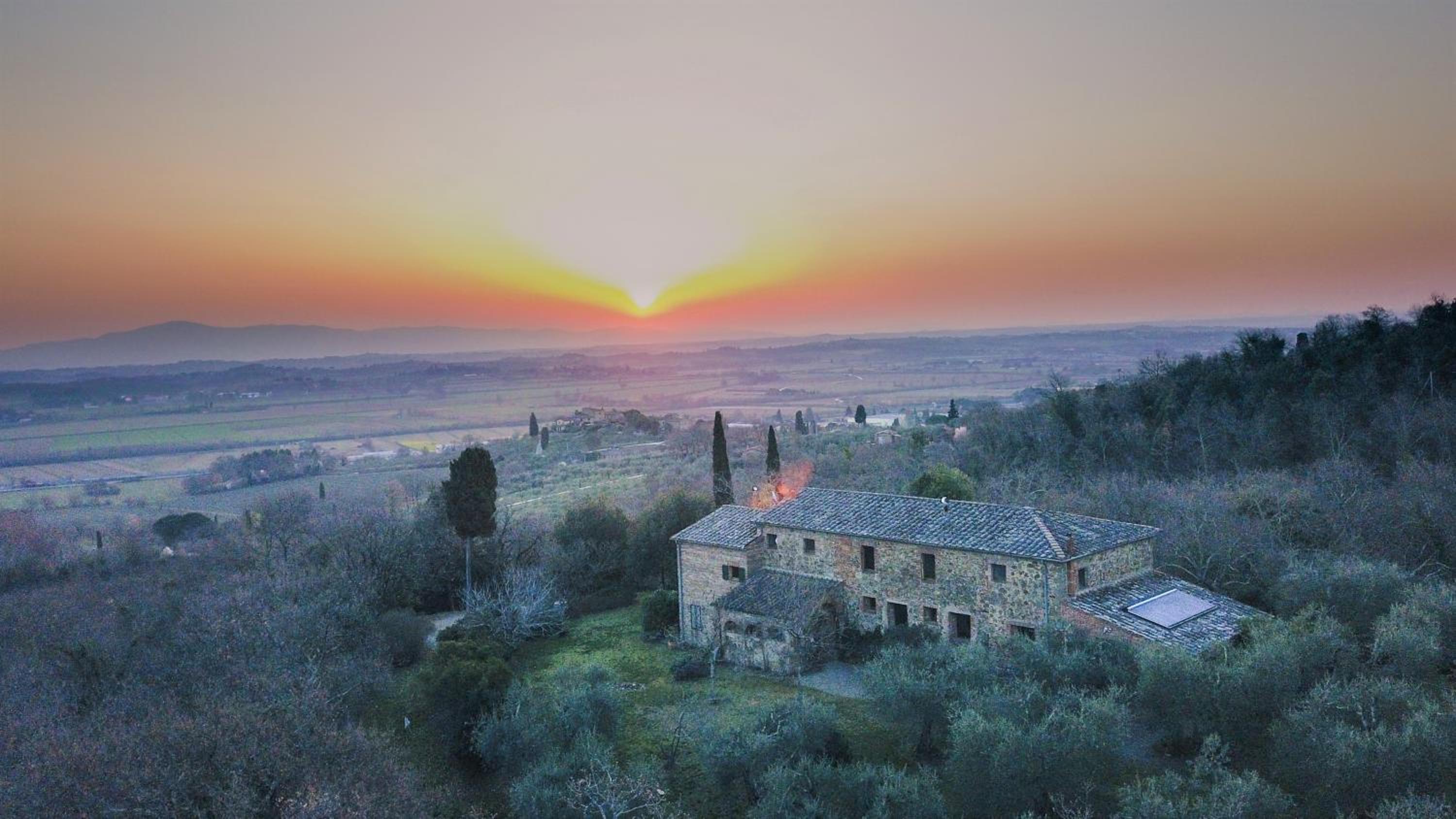 Podere Mencoini, stylish villa with private pool and olive garden