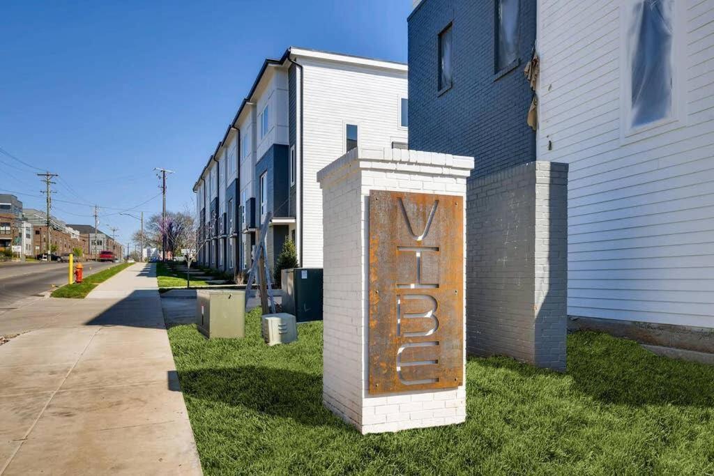 Welcome to Your East Nashville Oasis! Super Host! view 2