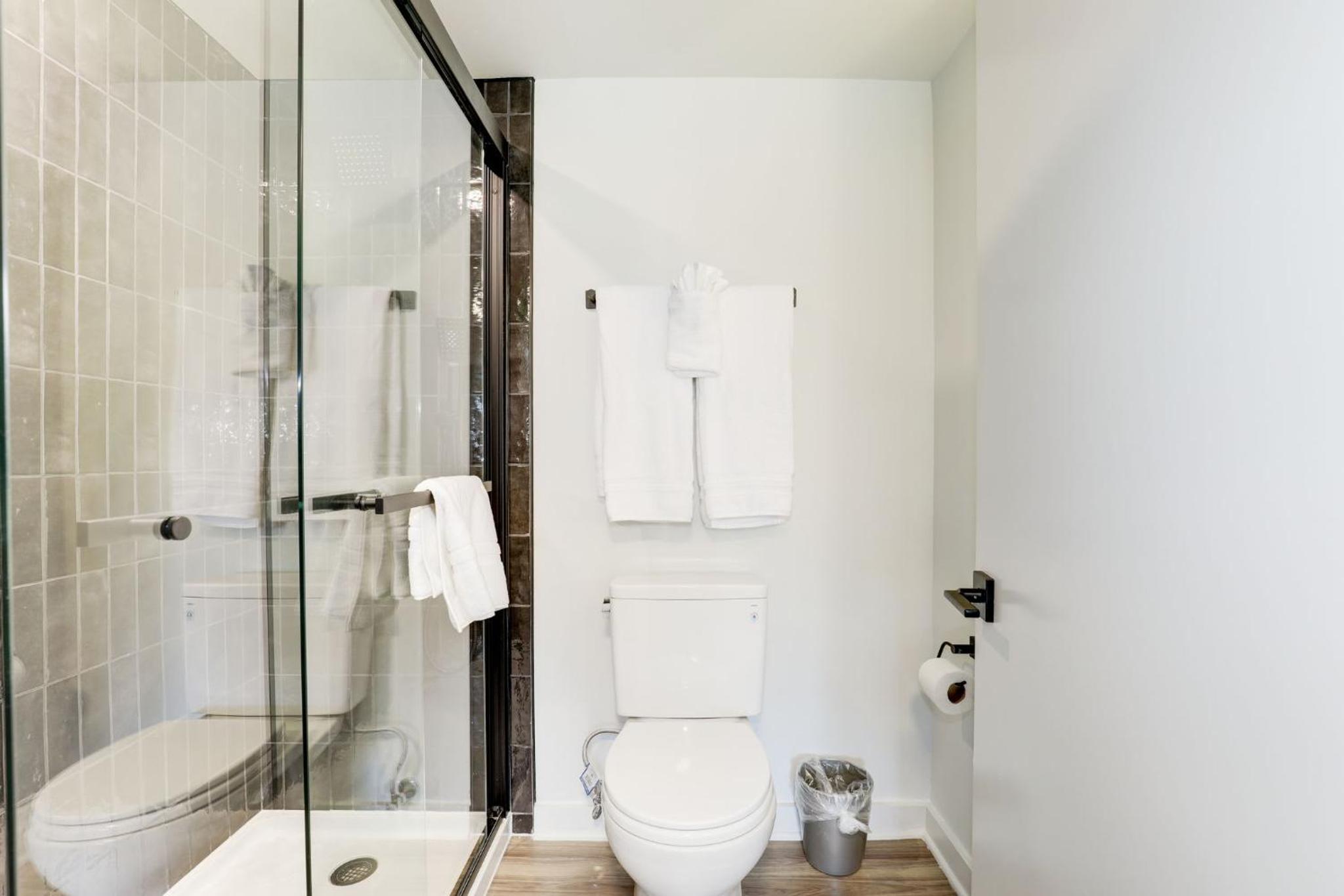 2BR Comfort Apartment in Prime Location