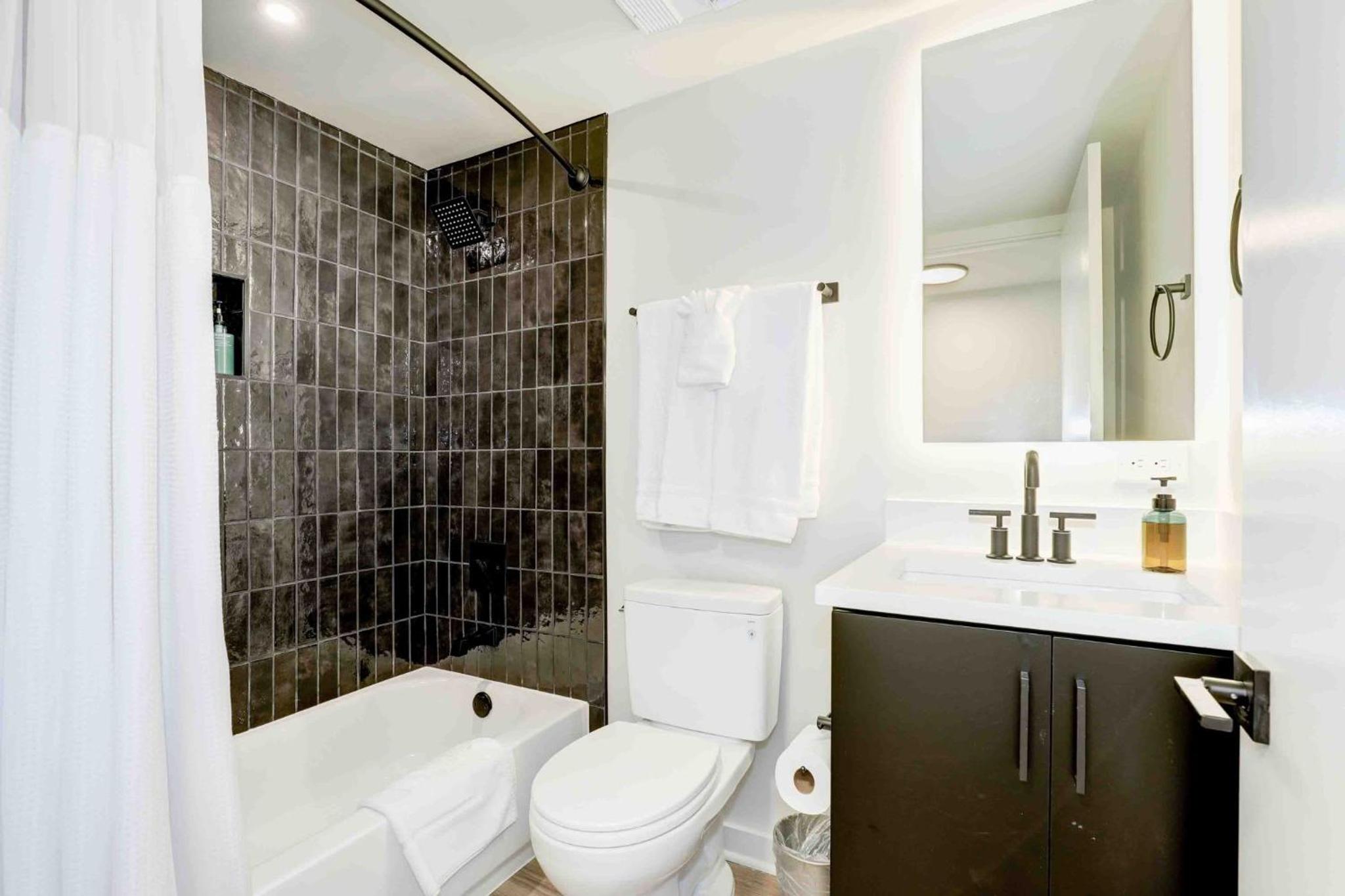 2BR Comfort Apartment in Prime Location