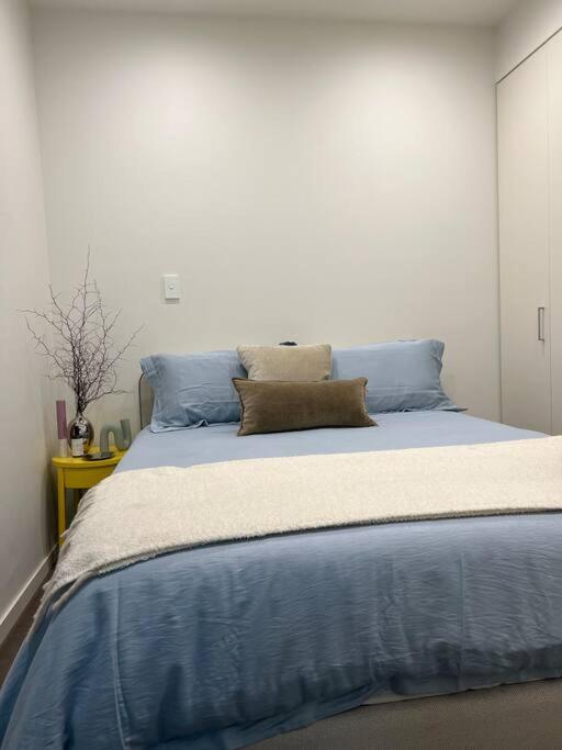Exquisite Inner City Modern 1 Bedroom Apt