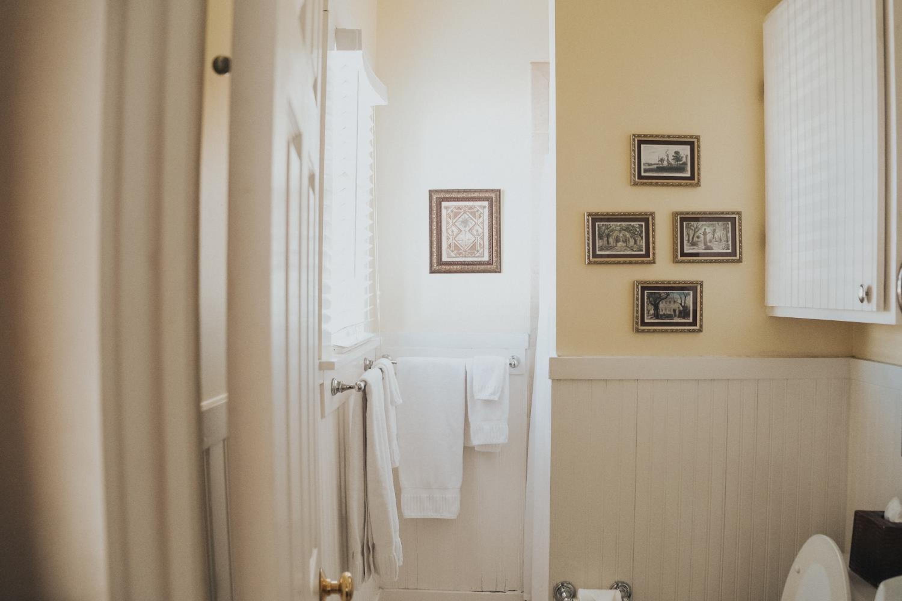 Green Palm Inn