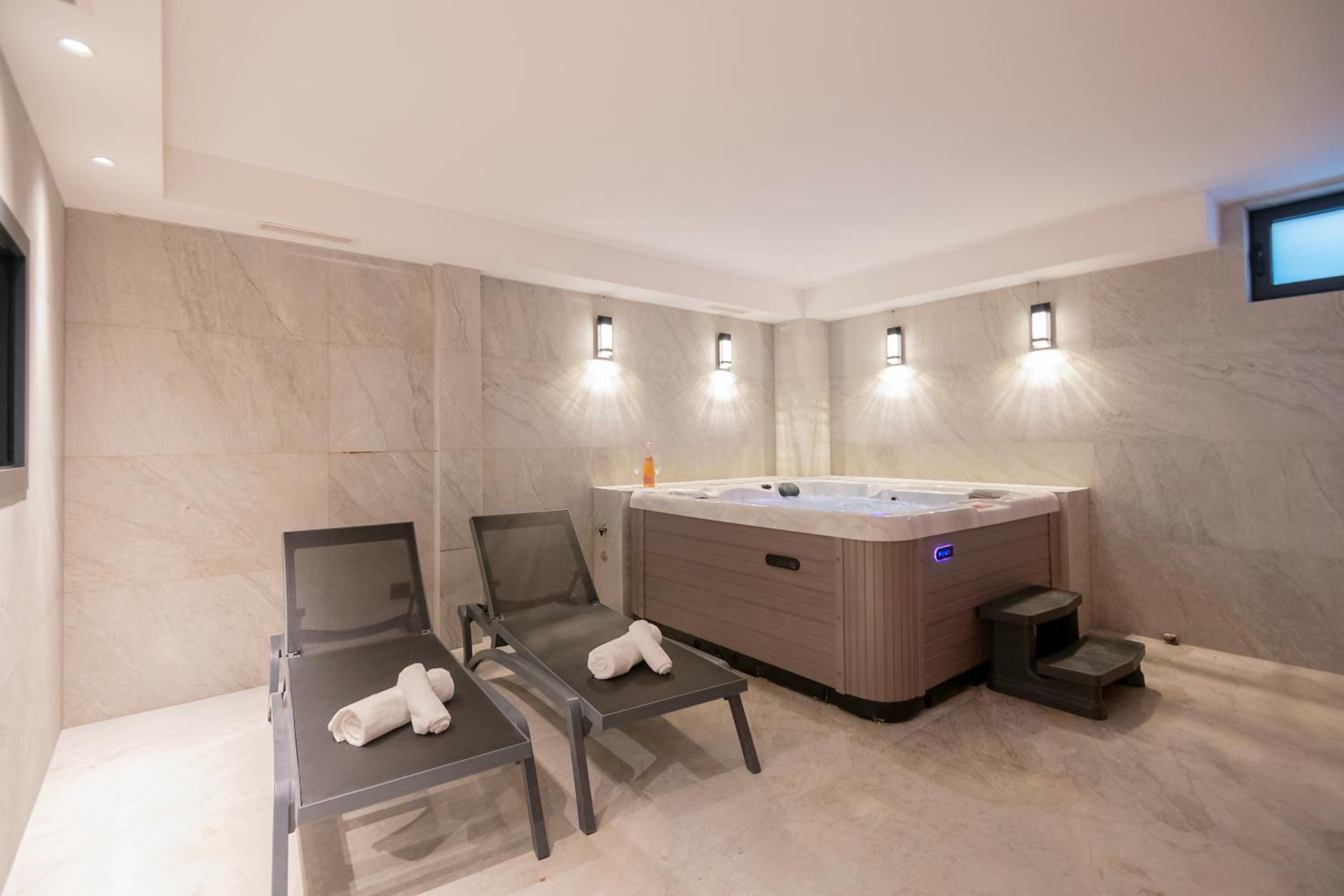 Luxury Villa Hedonia