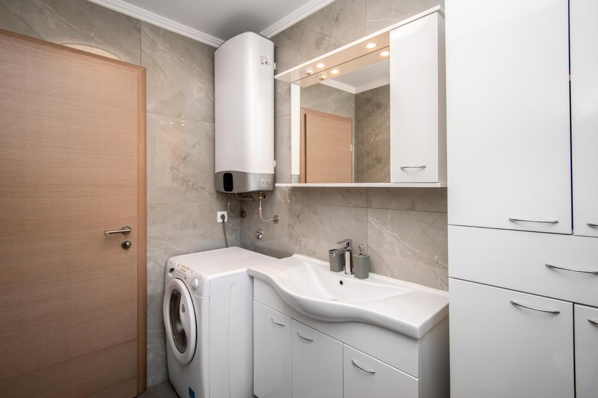 Ferienhaus Ivana mit Jacuzzi in Pula,Istrien - by Istrabook