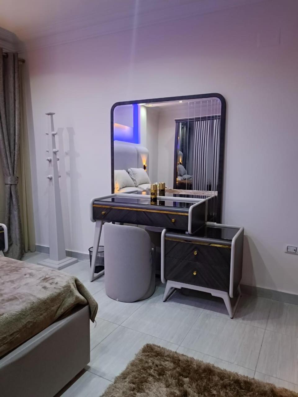 Luxury Apartment Great location!
