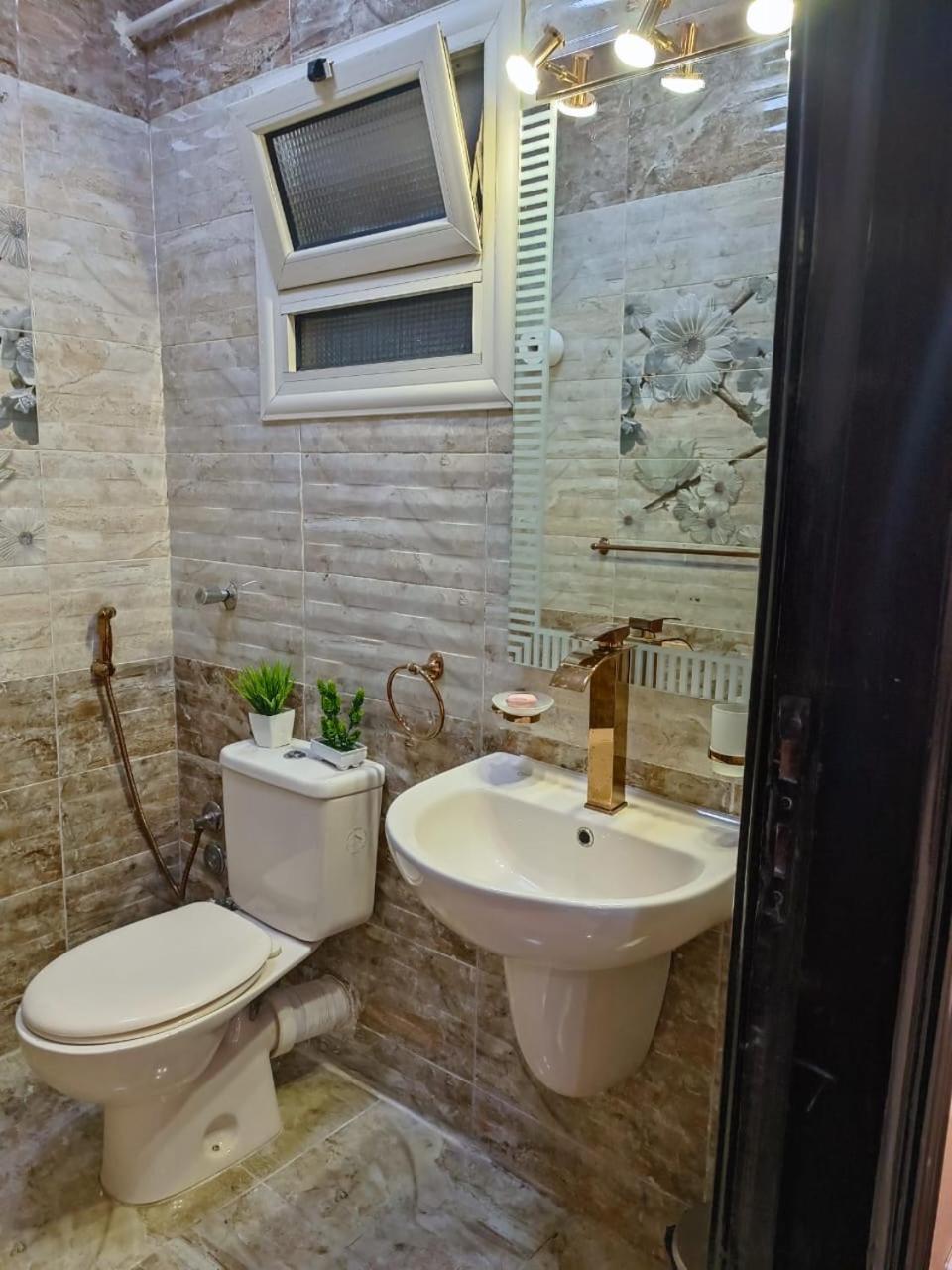 Luxury Apartment Great location!