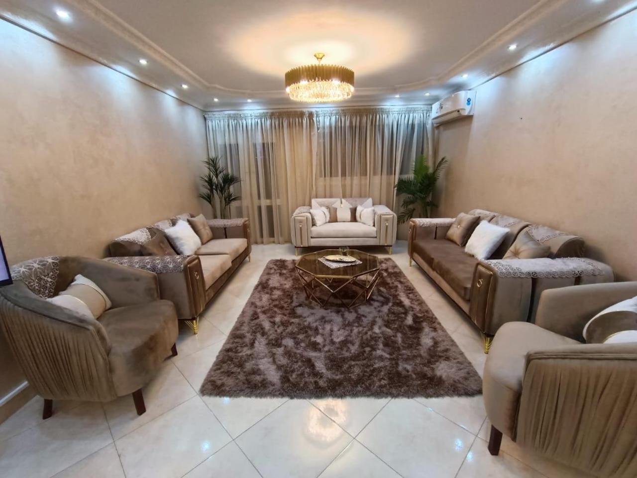 Luxury Apartment Great location!