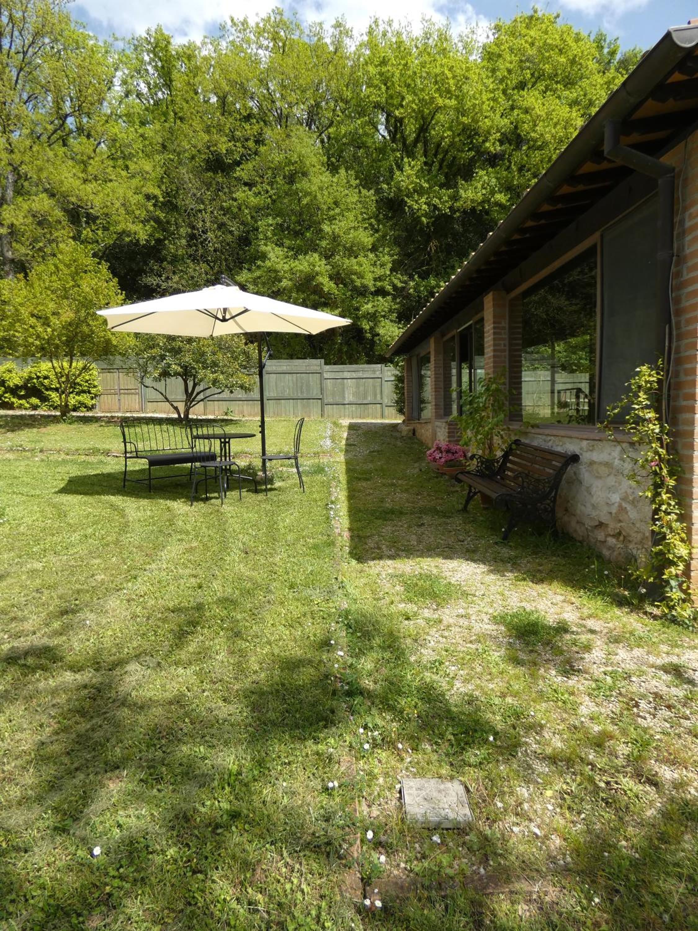 SCAPPO IN UMBRIA,Casale Vallenera view 5