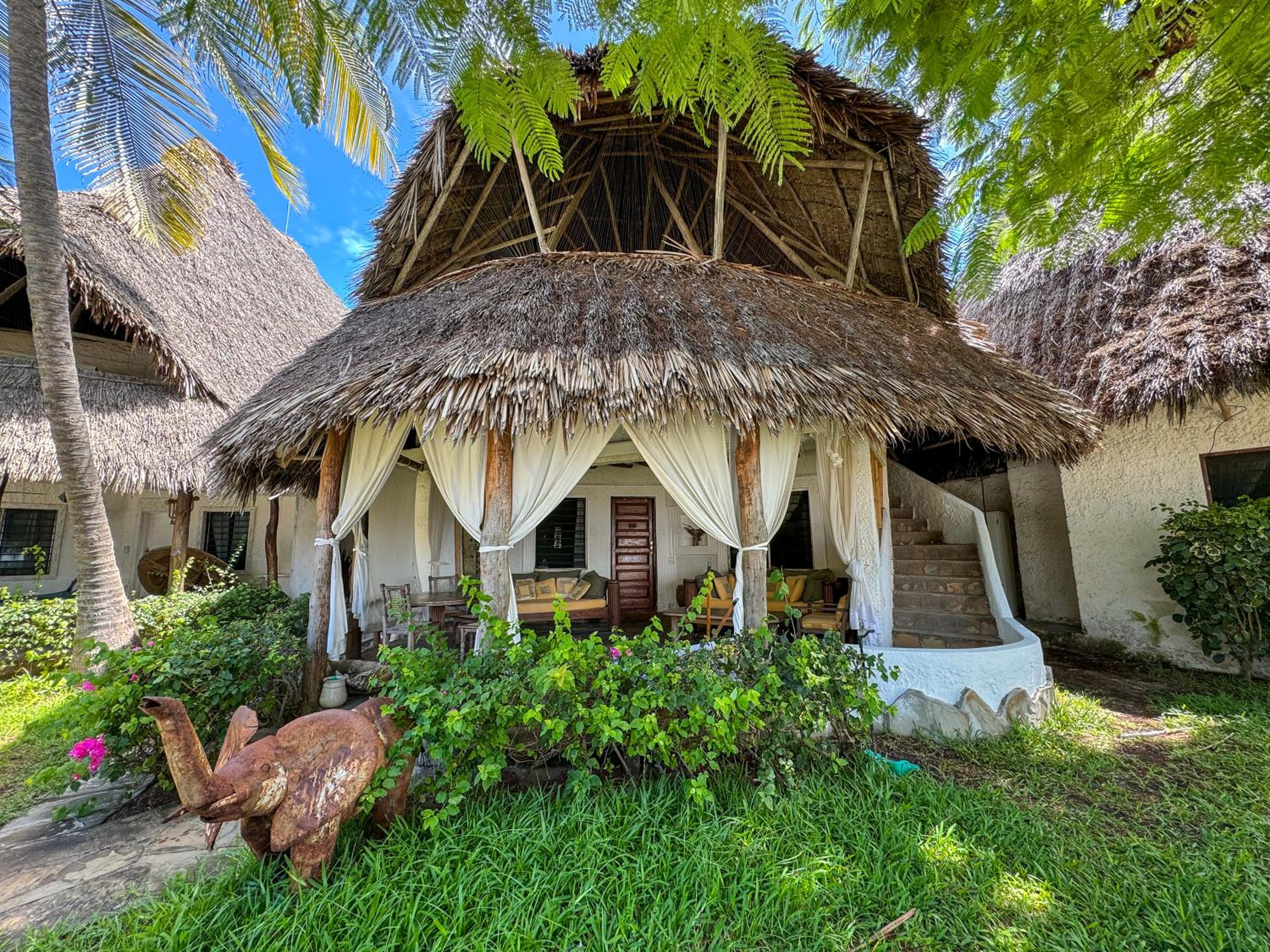 Kaleb's Serviced Beachfront Villa view 4