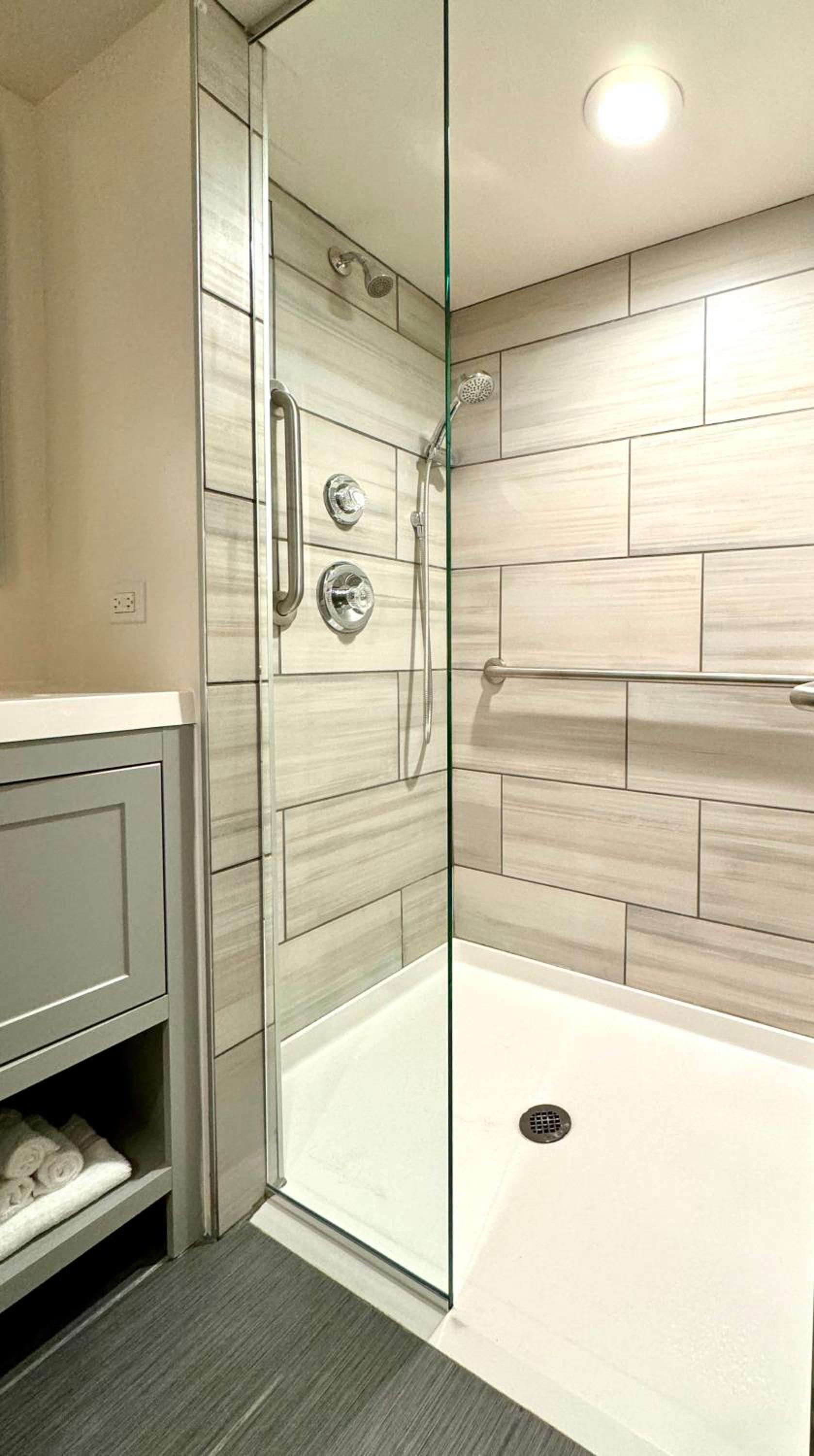 Evanston Vacations - The GEM Museum Suites - Property Image 34