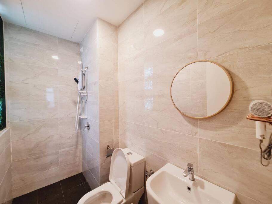 New!2-7pax 2BR SKS Pavillion Condo near JB Customs