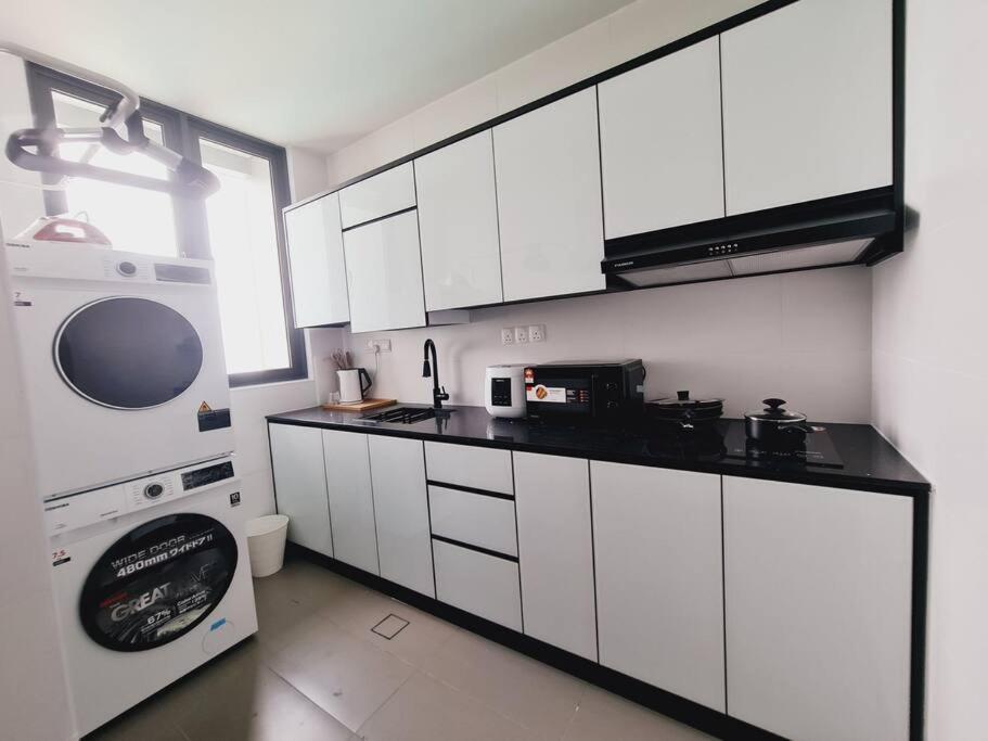 New!2-7pax 2BR SKS Pavillion Condo near JB Customs