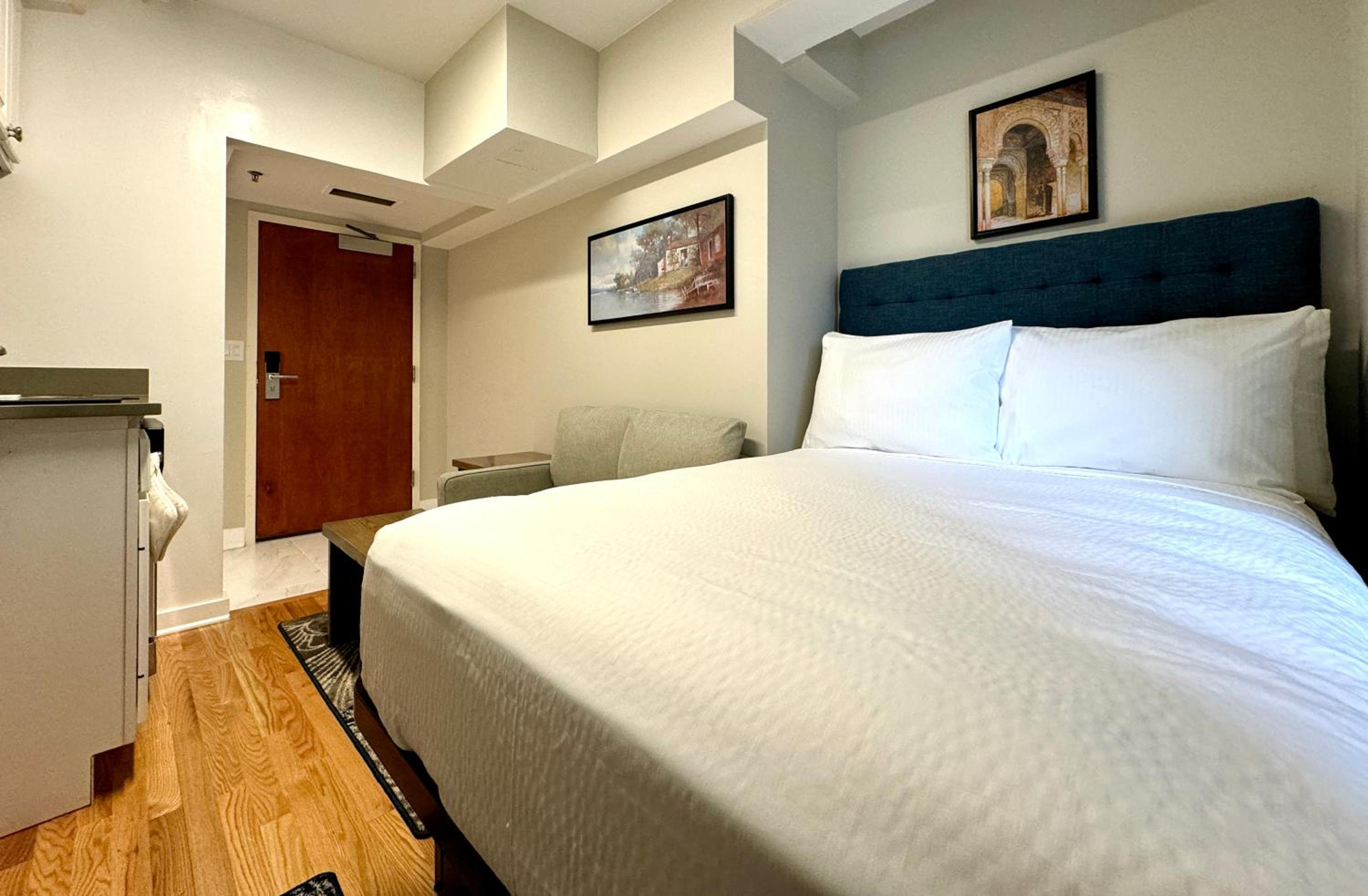 Evanston Vacations - The GEM Museum Suites - Property Image 17